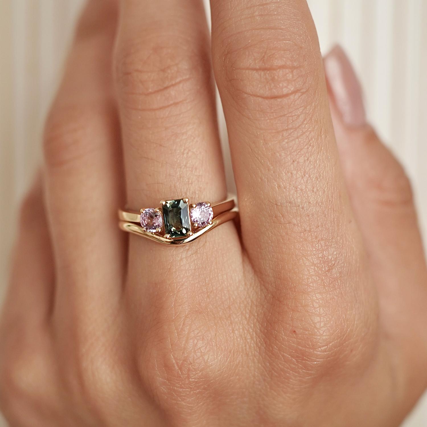 For Sale:  14k Yellow Gold Fantasy Peacock Three Stone Engagement Ring, Parti Sapphire 2