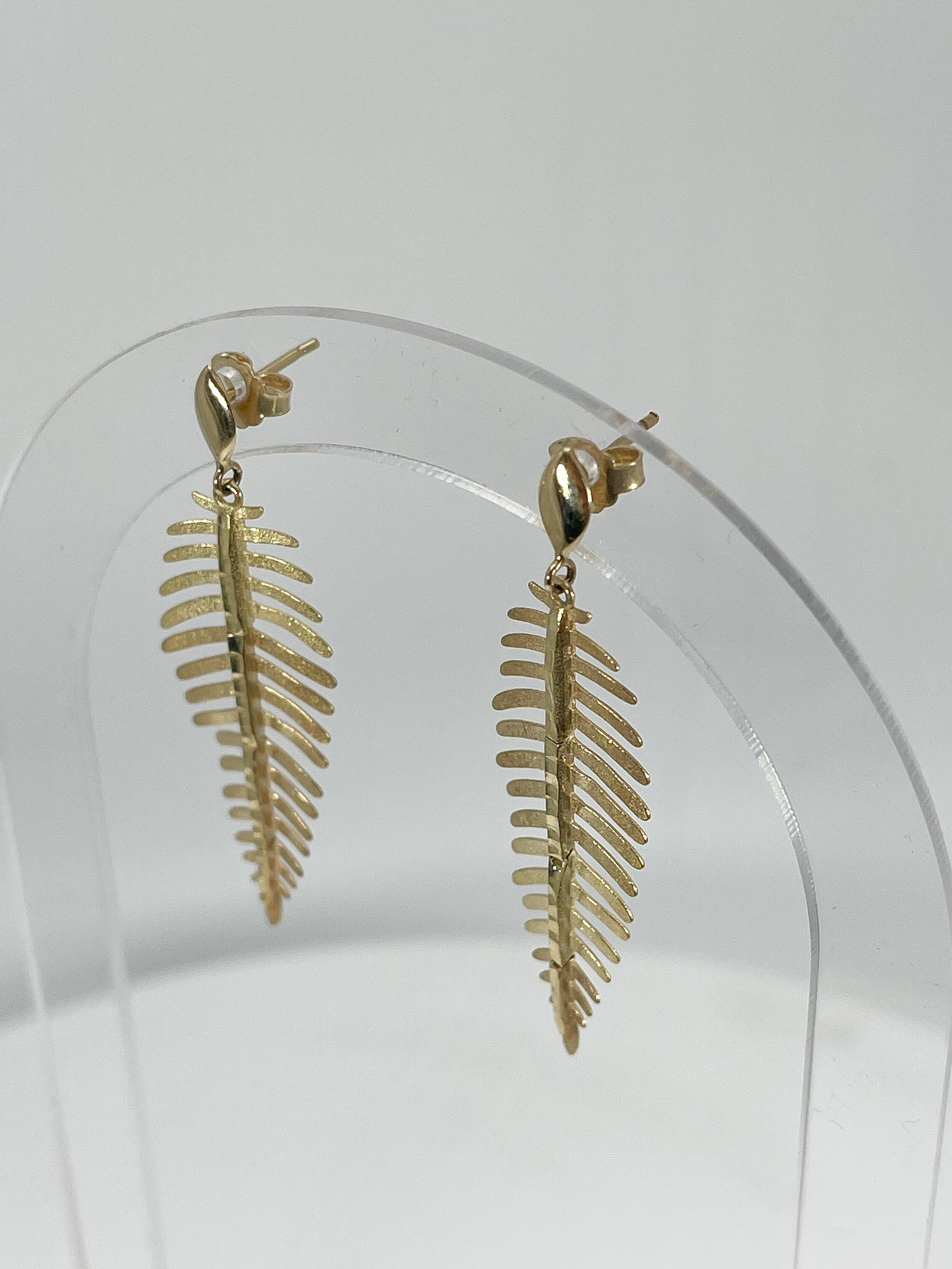 Women's 14K Yellow Gold Feather Dangle Earrings For Sale