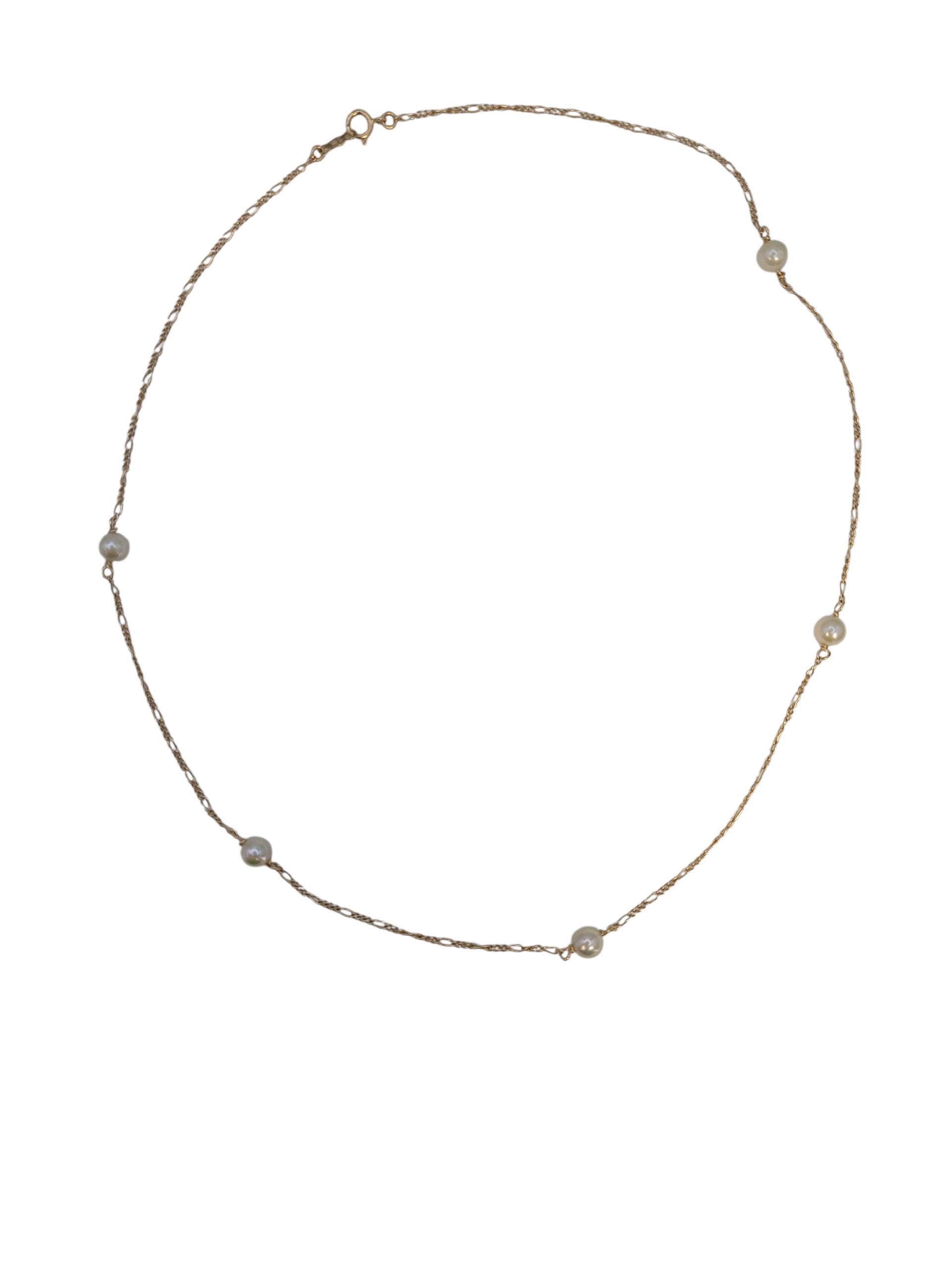 14k Yellow Gold Figaro Chain With Pearl Station Neckline

Combining the classic charm of the Figaro link design in 14k yellow gold with the luster of delicate pearls, this piece strikes the perfect balance between bold sophistication and refined