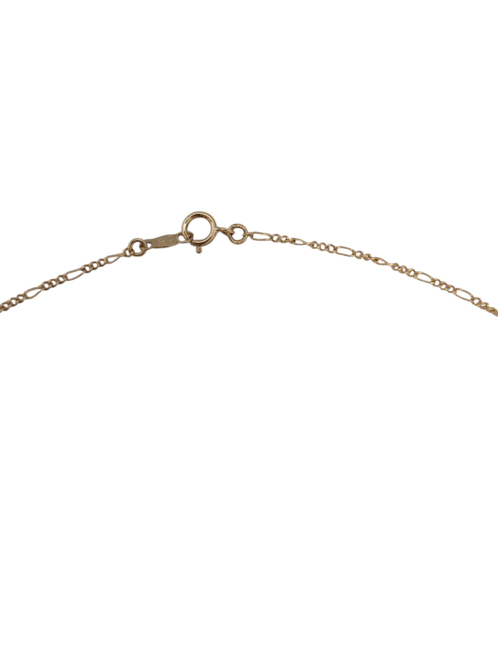 Round Cut 14k Yellow Gold Figaro Chain With Pearl Station Neckline #23129 For Sale