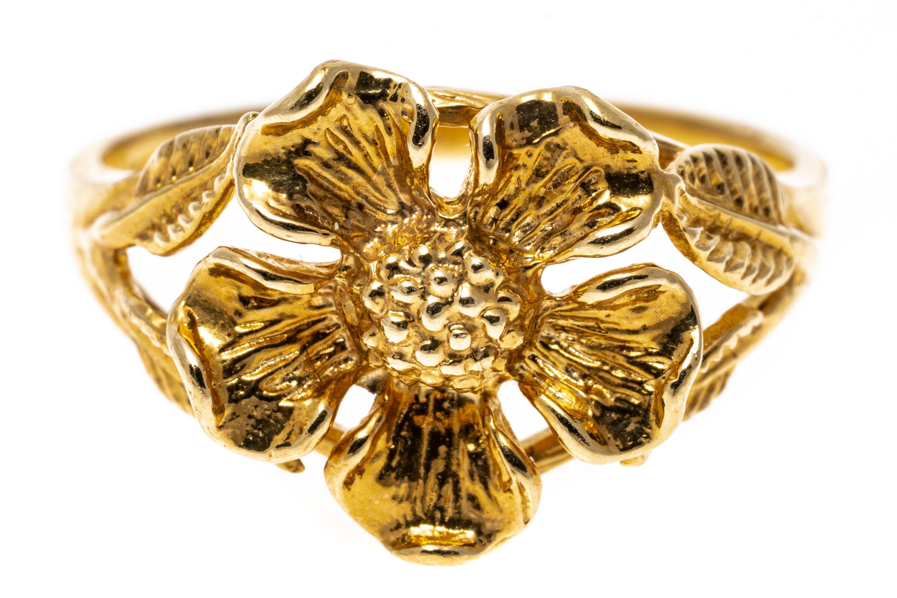 14k Yellow Gold Figural Five Petal Flower Motif and Foliate Ring For Sale 4