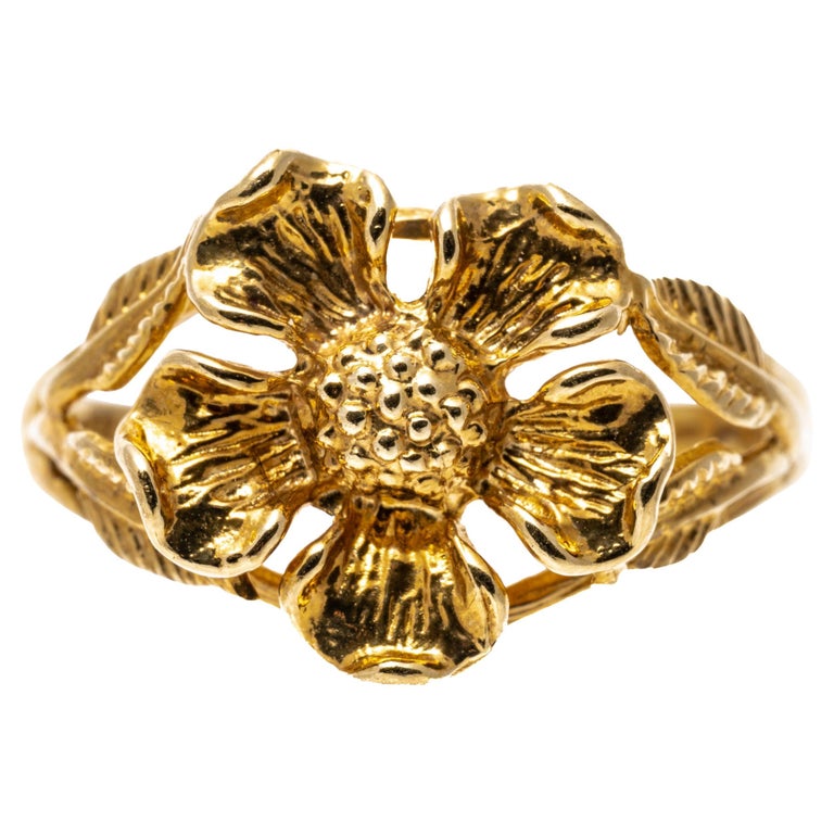 14k Yellow Gold Figural Five Petal Flower Motif and Foliate Ring For