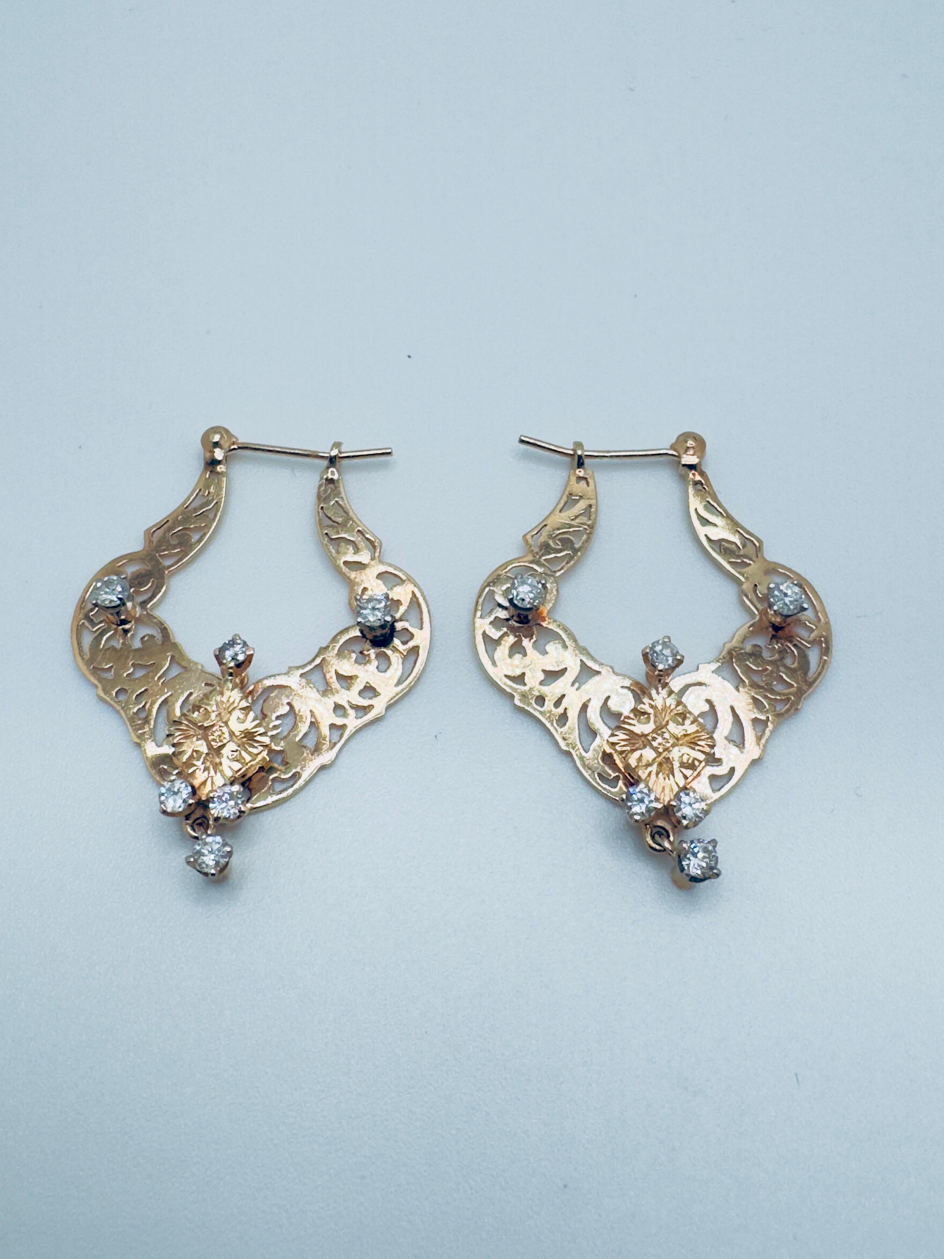 Boucles d'oreilles en or jaune 14K filigrane avec diamants en vente 1