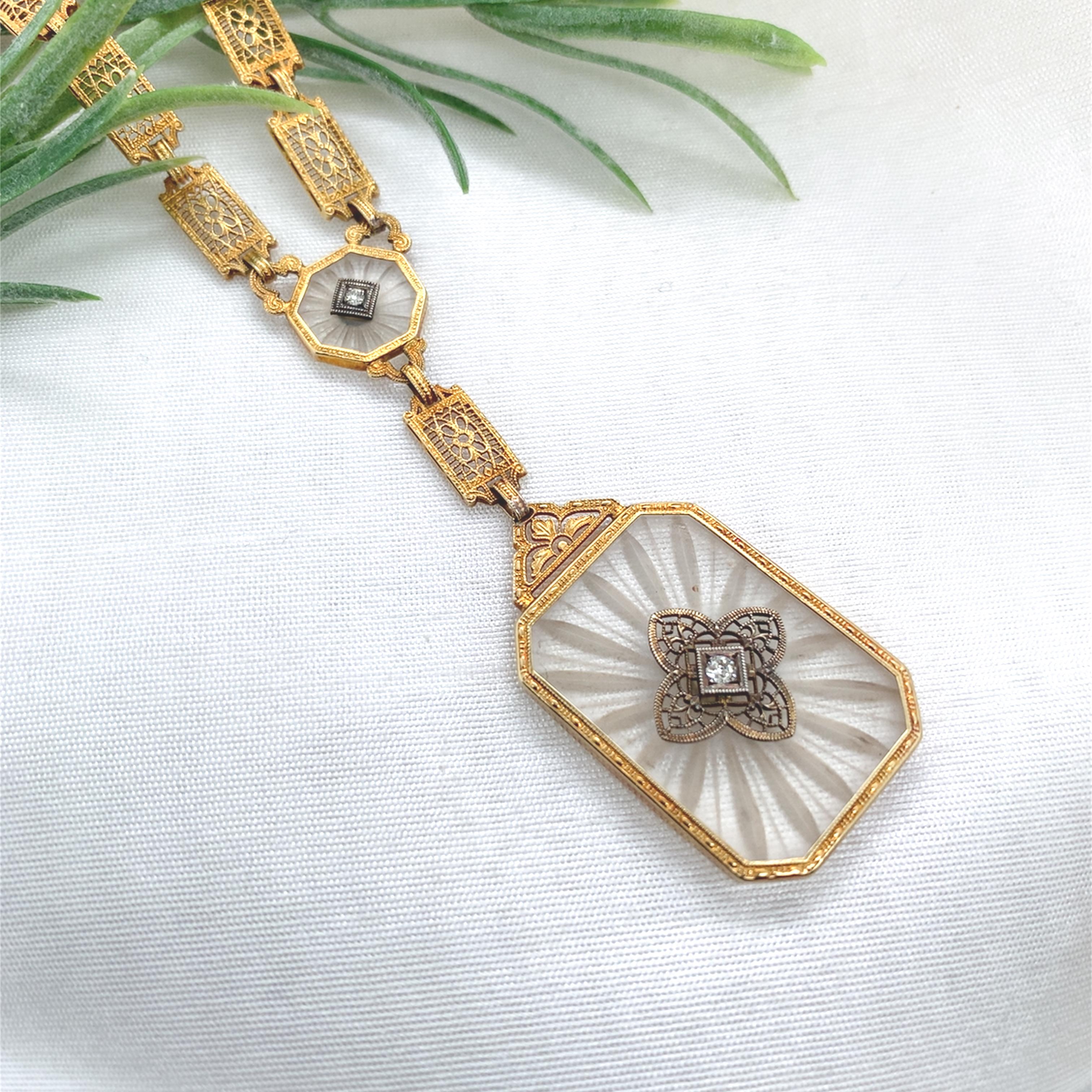 Collier en or jaune 14K filigrané avec pendentif en cristal de roche et diamants 22