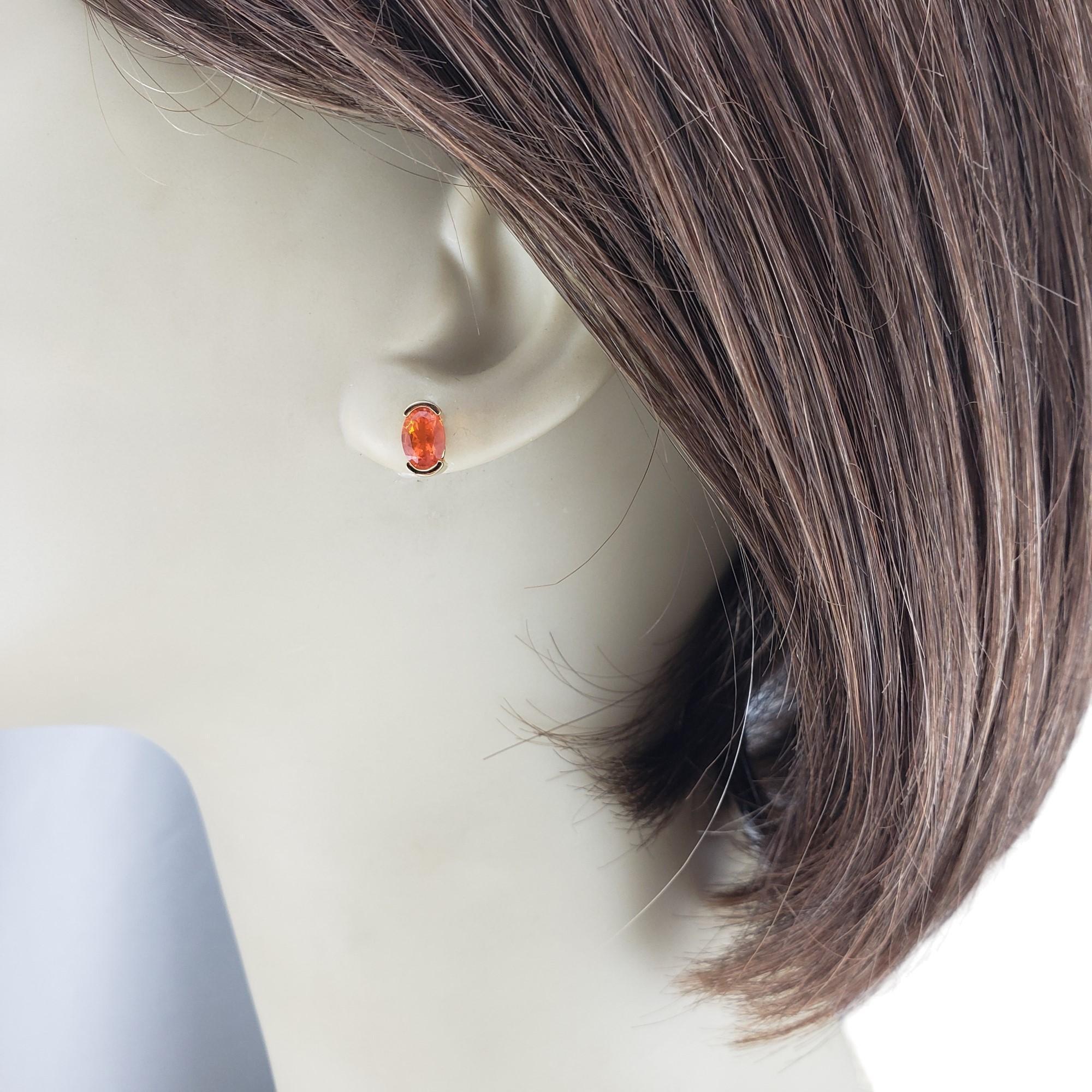 Clous d'oreilles en or jaune 14 carats avec opale de feu n° 21588 en vente 3