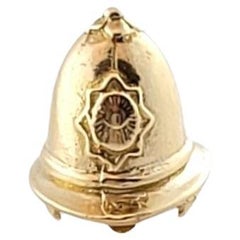 Breloque casque de pompiers en or jaune 14 carats n°15815