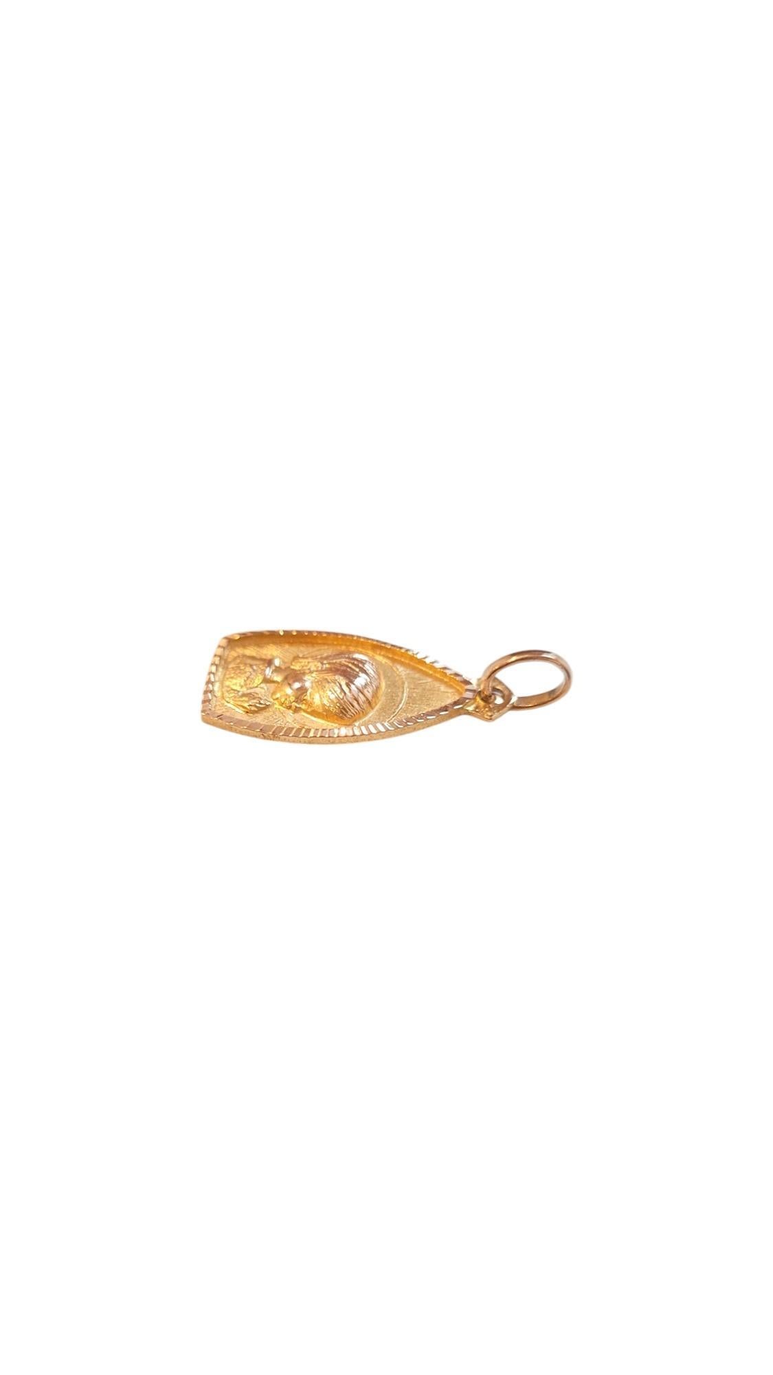 Breloque de la médaille de la première communion en or jaune 14K #20535 Bon état - En vente à Washington Depot, CT