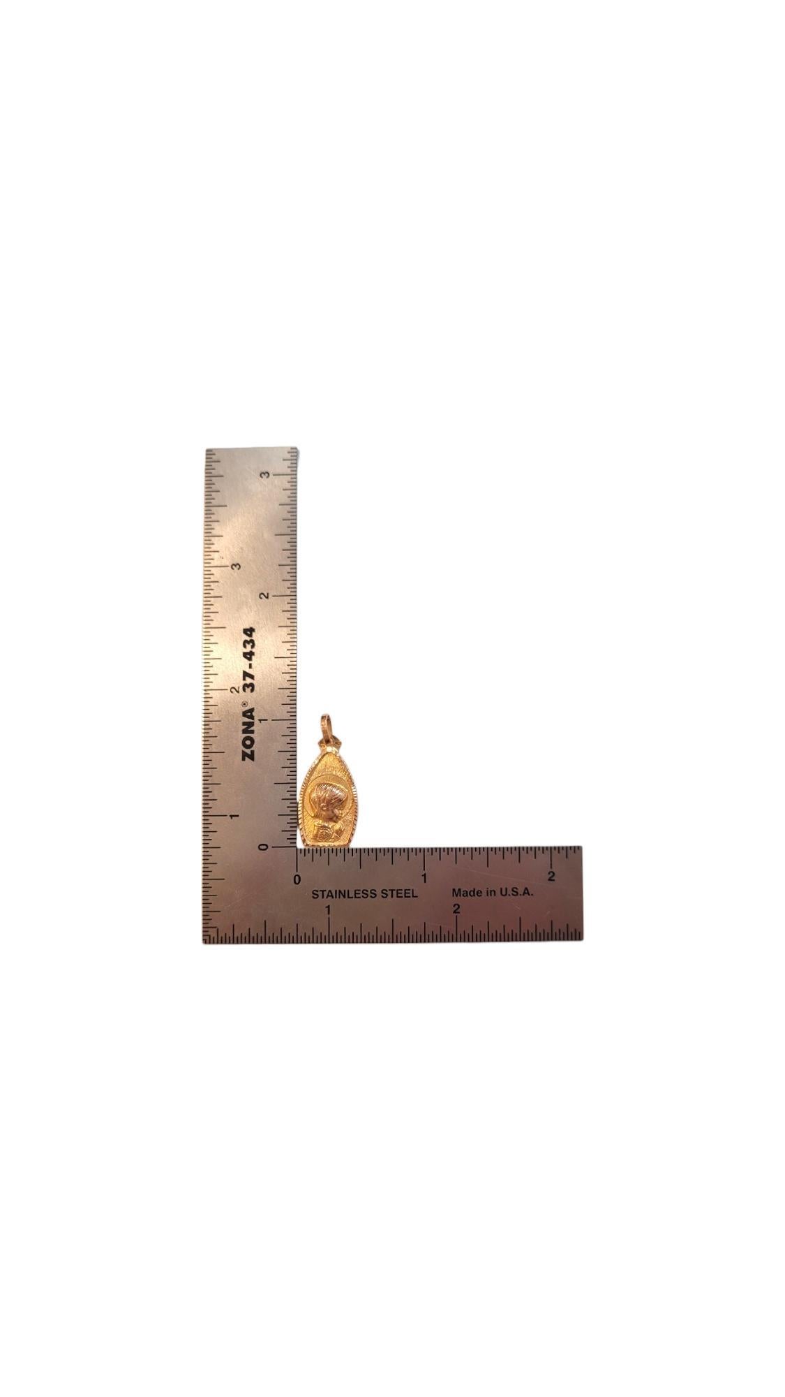 Breloque de la médaille de la première communion en or jaune 14K #20535 en vente 1