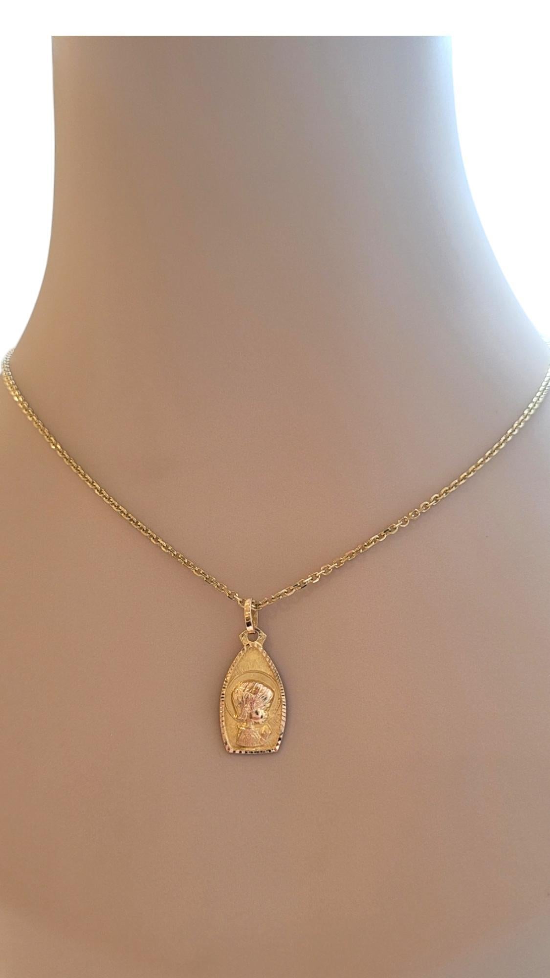 Breloque de la médaille de la première communion en or jaune 14K #20535 en vente 2