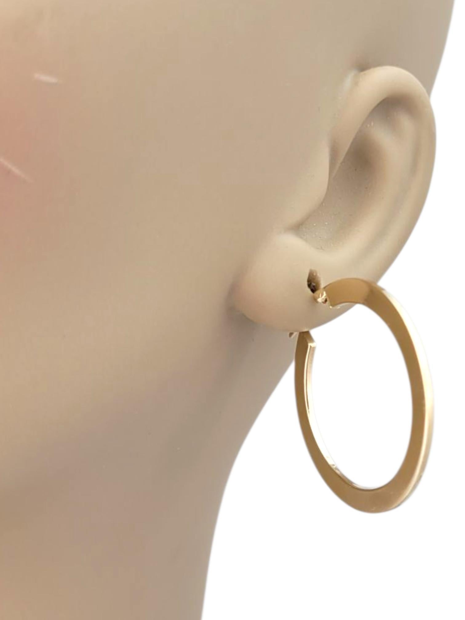 14K Yellow Gold Flat Hoop Earrings #21756 For Sale 3
