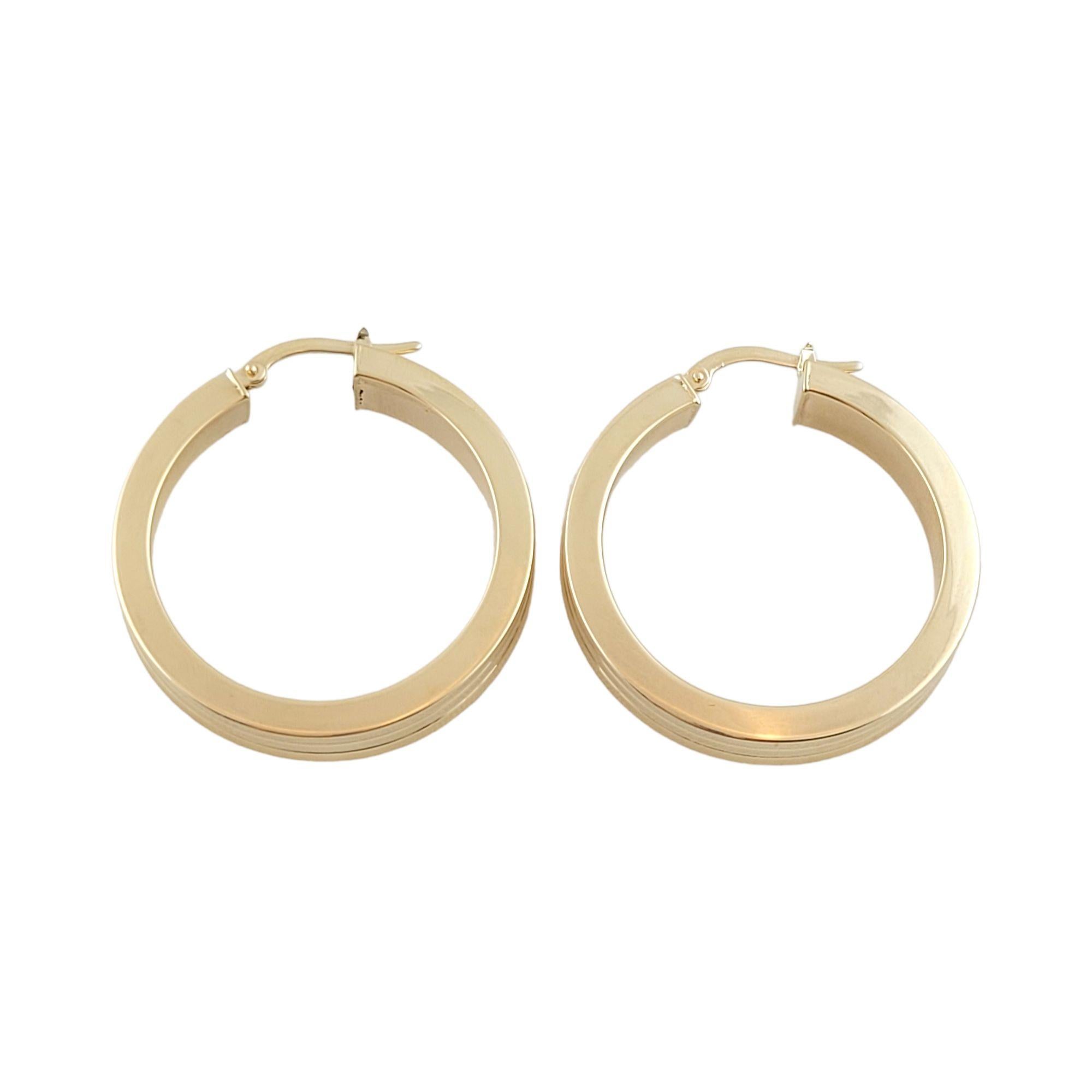 Vintage 14K Yellow Gold Flat Round Hoops

This gorgeous set of flat round hoops would look beautiful on anyone!

Size: 34mm X 32mm X 6mm

Weight: 4.4 g/ 2.8 dwt

Hallmark: 14KT Italy

Very good condition, professionally polished.

Will come packaged