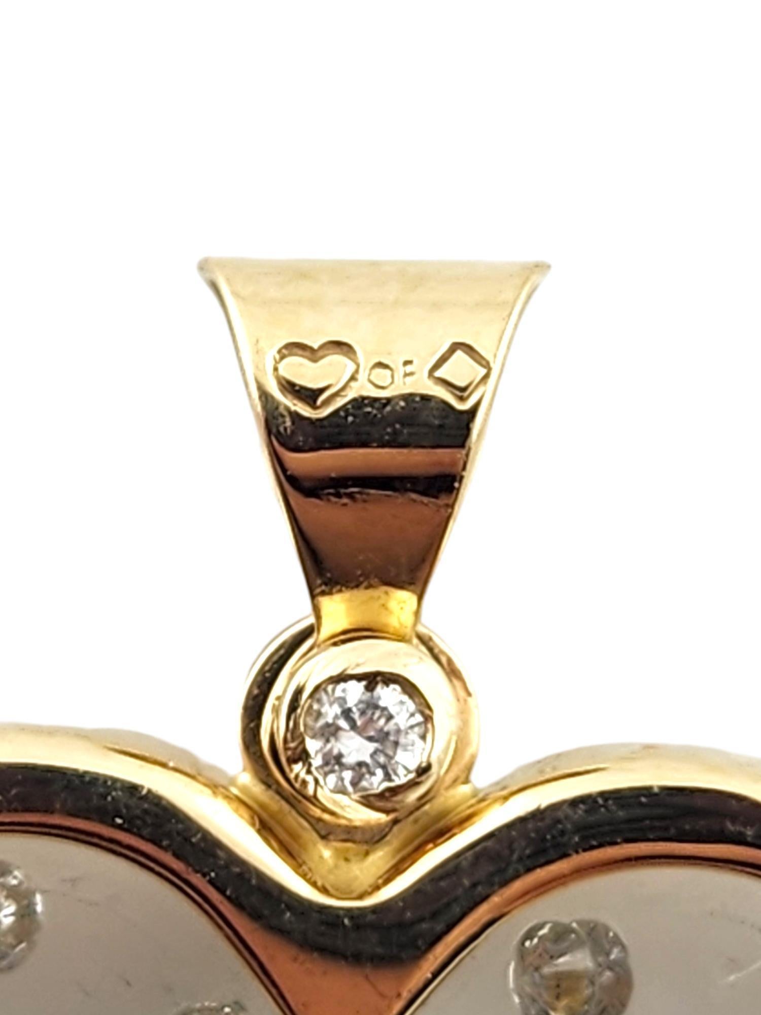 Taille brillant Pendentif cœur flottant en or jaune 14 carats #18323 en vente