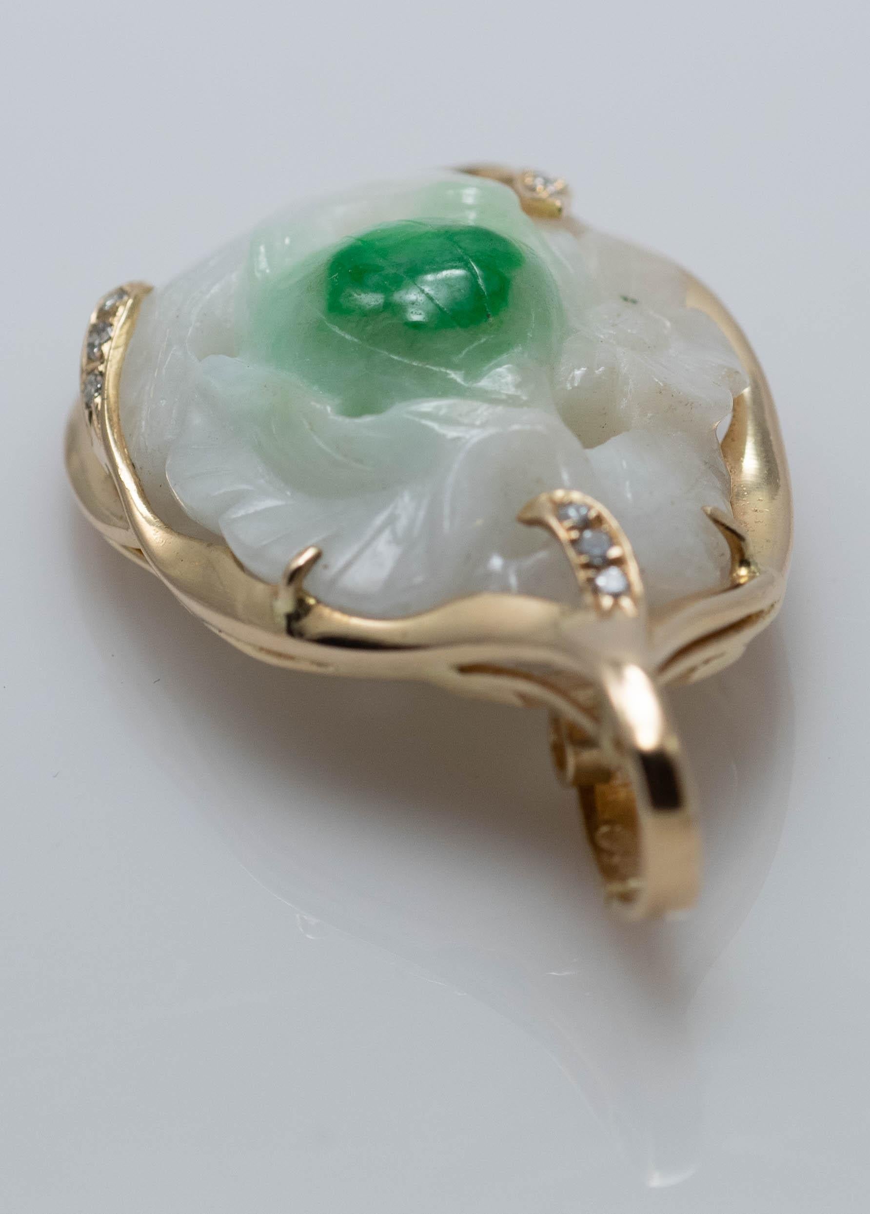 Pendentif en or jaune 14 carats avec motifs floraux et oiseaux sculptés à la main et diamants 19 g Unisexe en vente