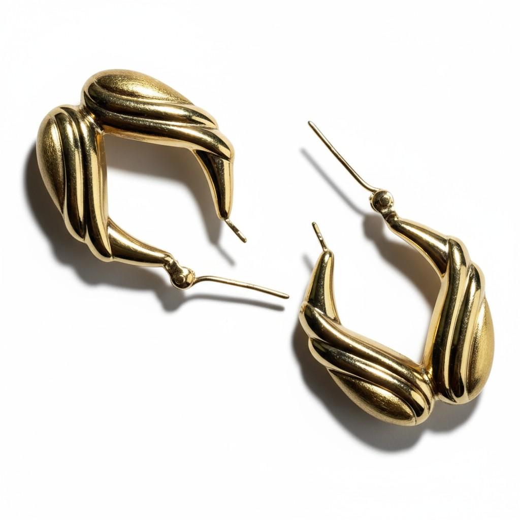 Boucles d'oreilles en or jaune 14K gravées Florentine en vente 3