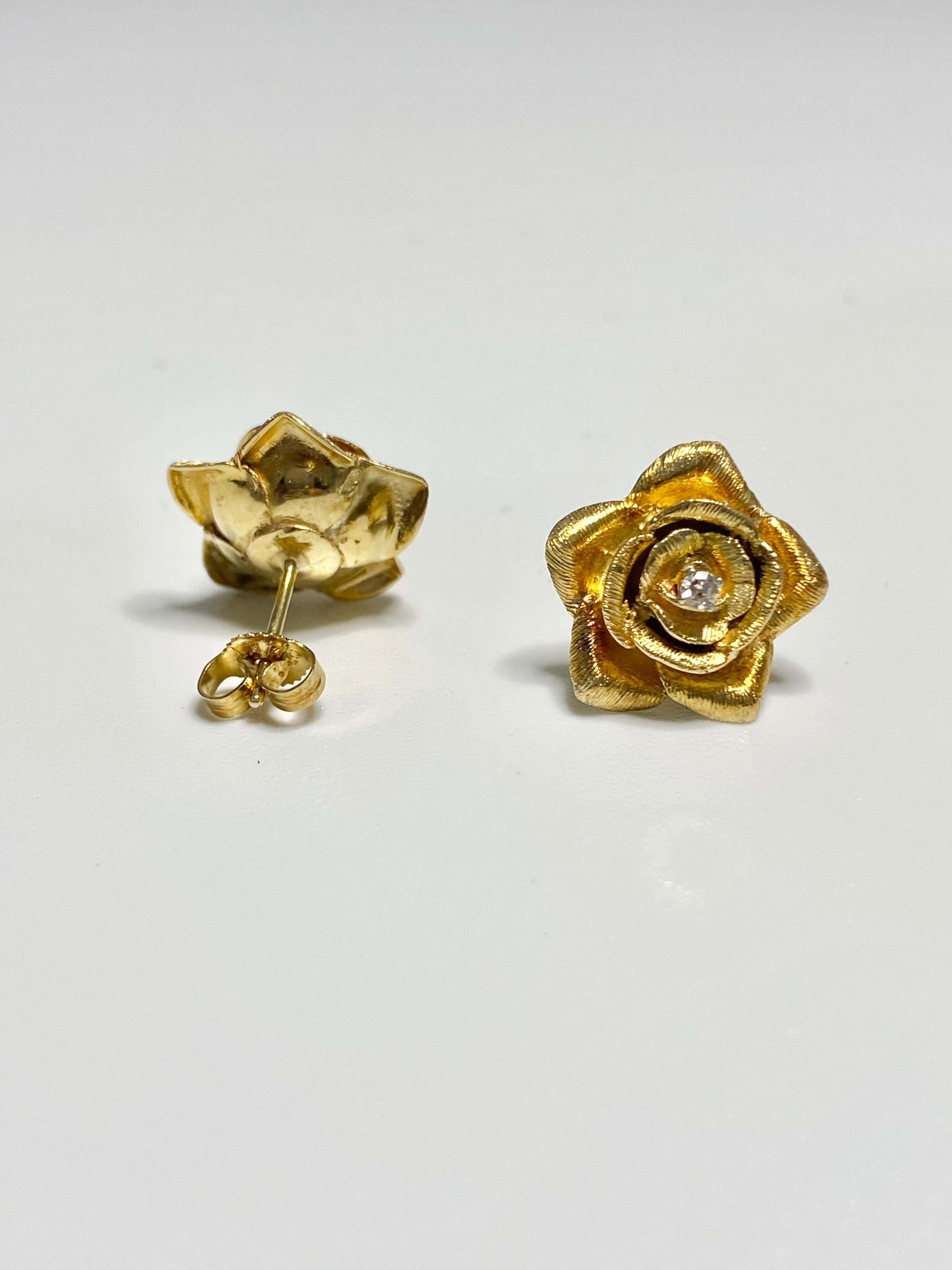 14k yellow gold flower earrings