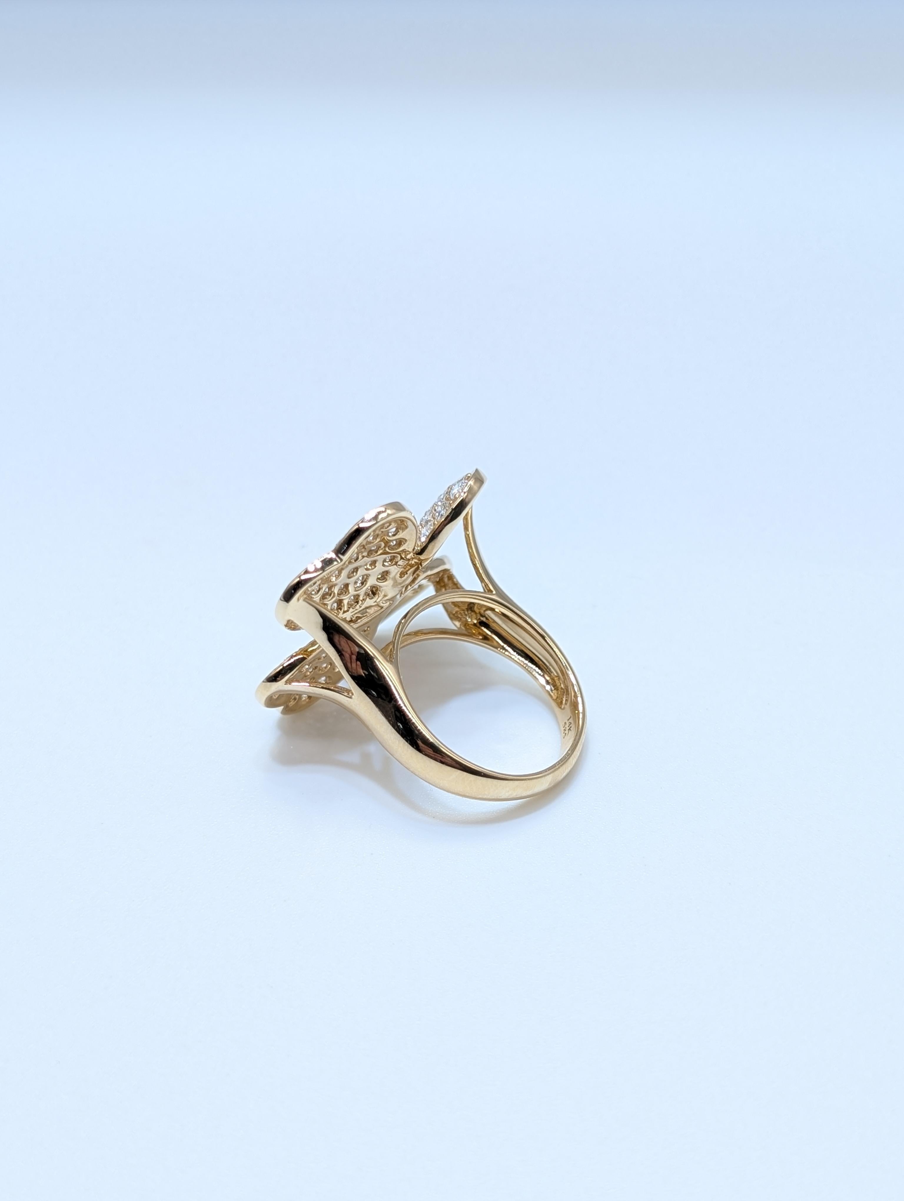 Bague cocktail trèfle à quatre feuilles en or jaune 14 carats avec 3,41 carats de diamants Pour femmes en vente