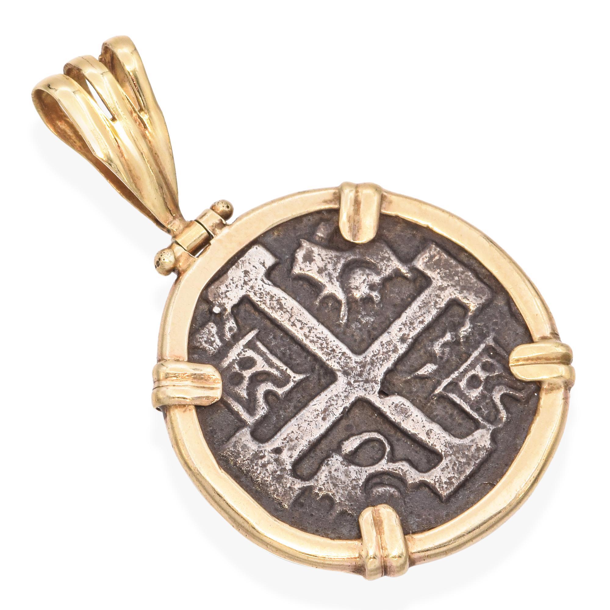 Donna Ciondolo con moneta del naufragio di Atocha in argento con cornice in oro giallo 14k in vendita