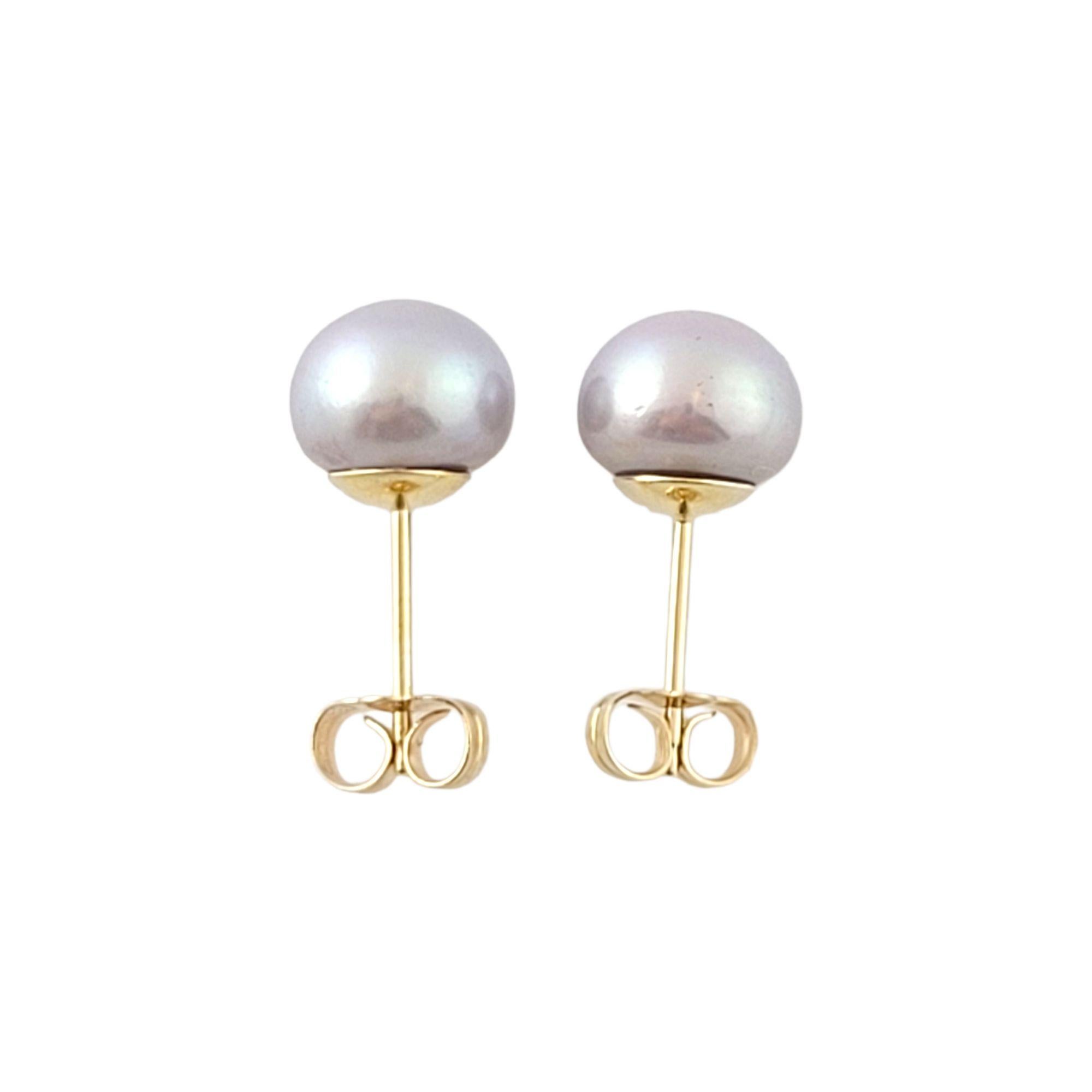 14K Yellow Gold Freshwater Black Pearl Studs #13581 In Good Condition For Sale In Washington Depot, CT