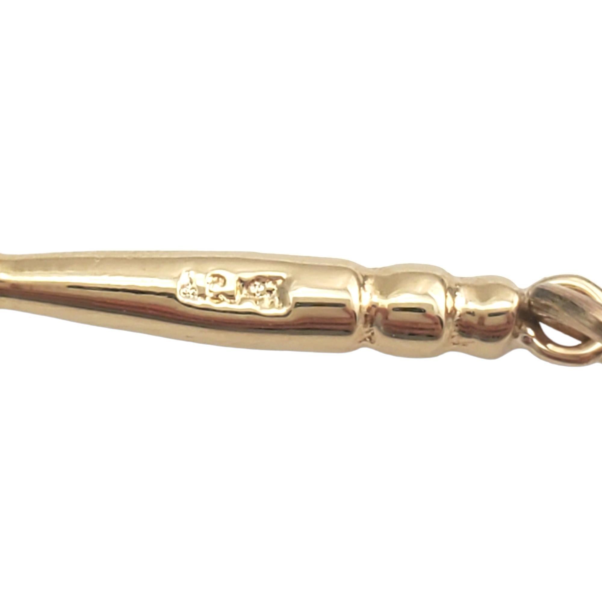 14K Yellow Gold Gavel Pendant #16007 In Good Condition For Sale In Washington Depot, CT