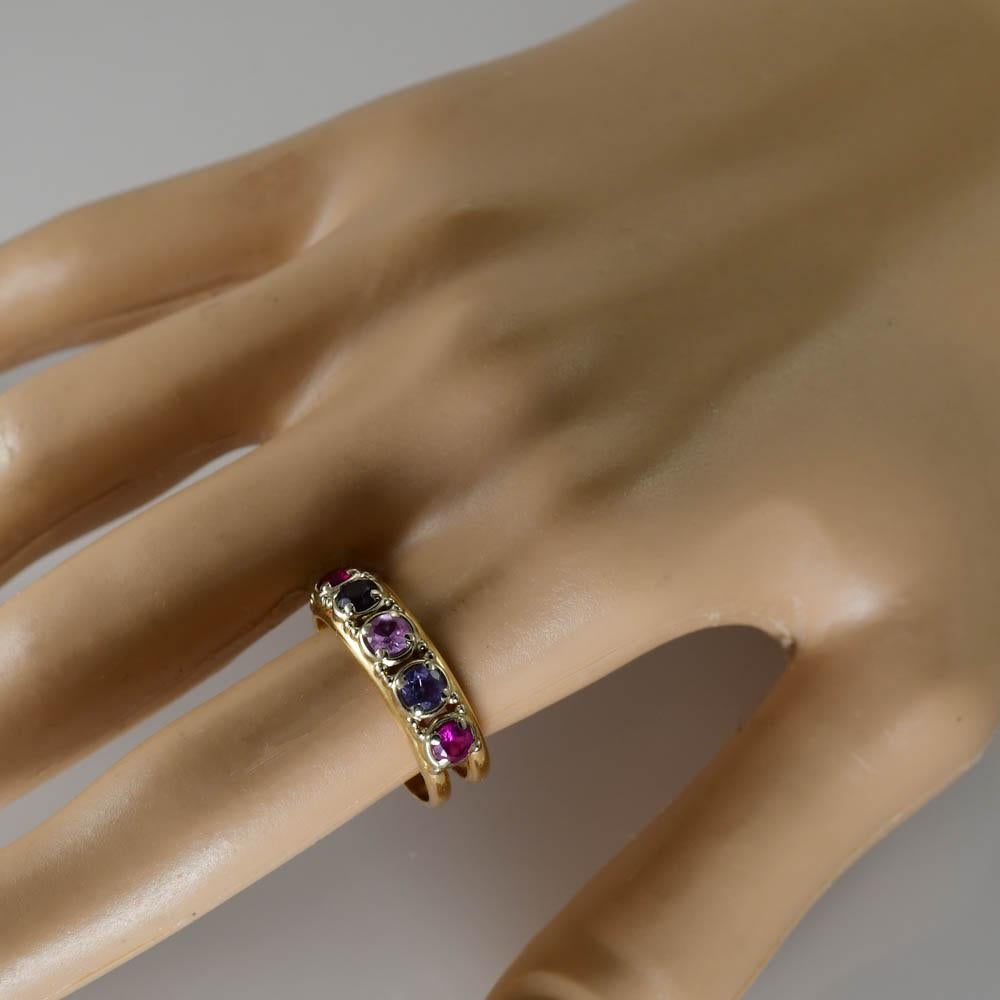 Ring aus 18 Karat Gelbgold mit Edelsteinen, 5 Gramm 4
