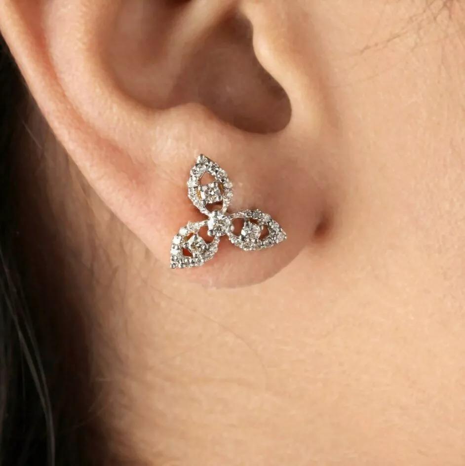14K Yellow Gold Genuine Diamond Earring In New Condition For Sale In Chicago, IL