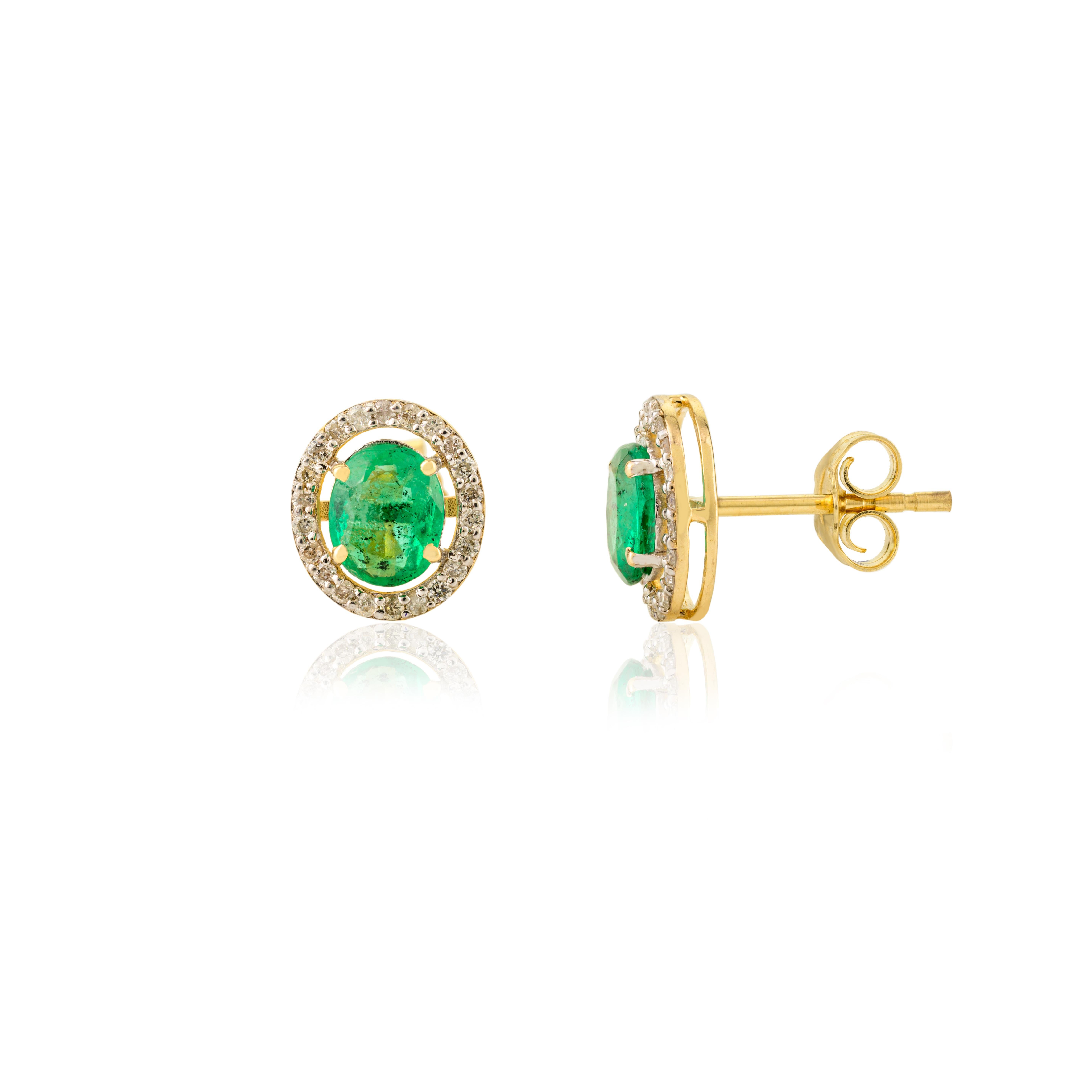14k Yellow Gold Genuine Emerald Diamond Halo Stud Earrings Gift for Her In New Condition For Sale In Houston, TX