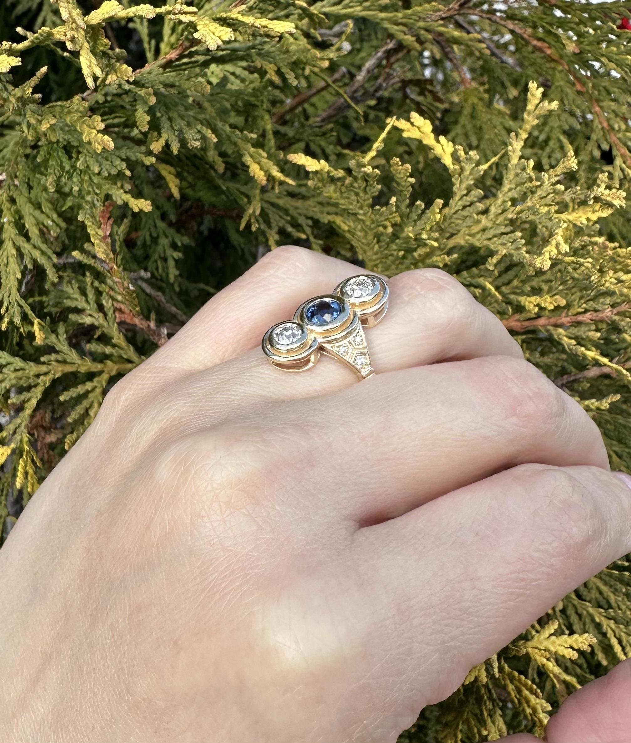 Anello con castone lungo in oro giallo 14k GIA con zaffiro Montana e diamante da 1,51ctw in vendita 1