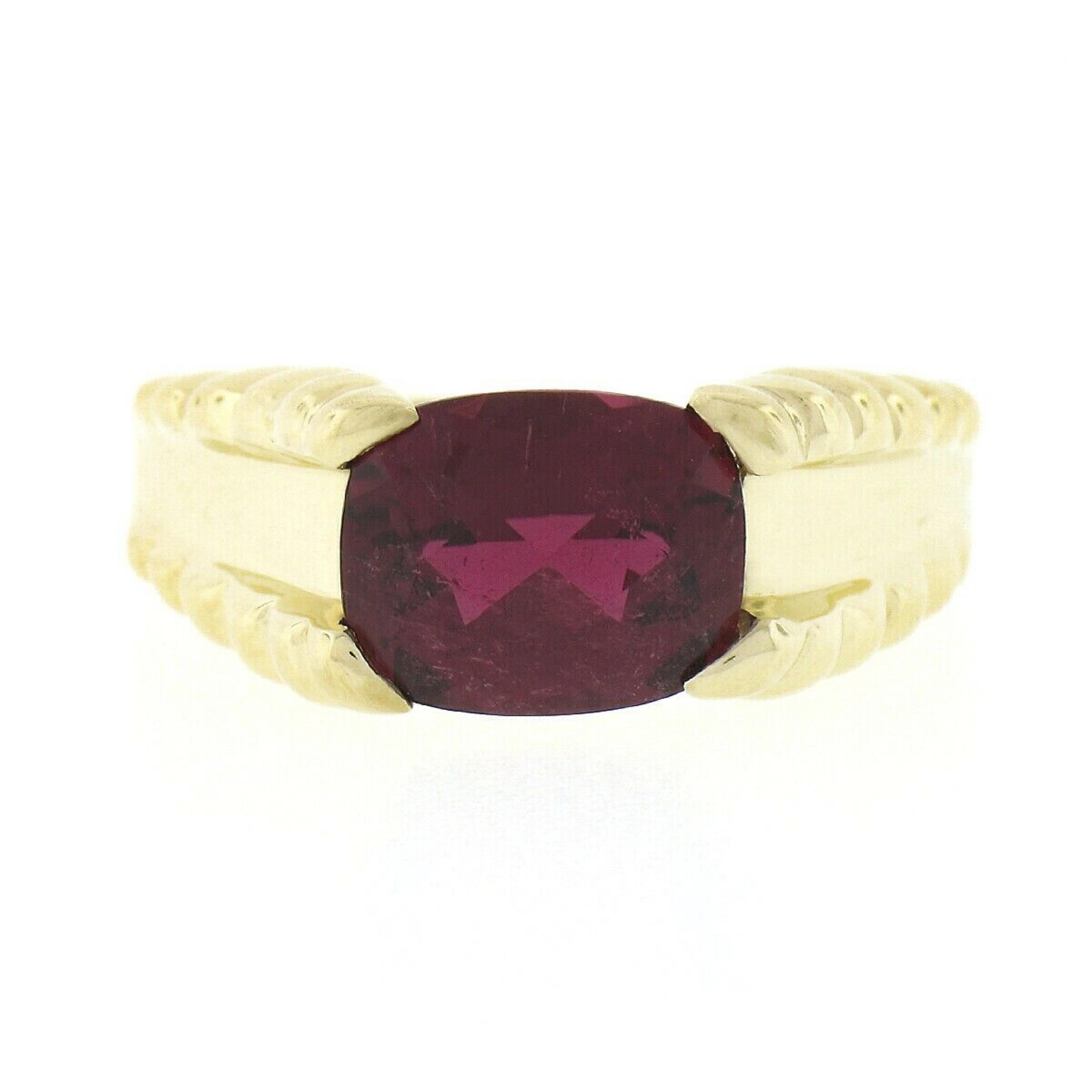 Bague d'appoint solitaire en or jaune 14 carats avec tourmaline rubellite taille coussin 3 carats certifiée GIA Bon état - En vente à Montclair, NJ