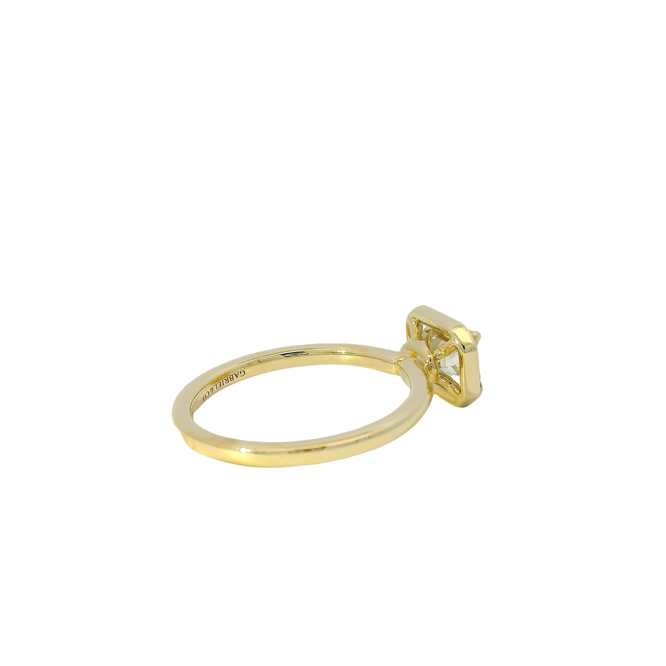 Bague de fiançailles en or jaune 14k certifiée GIA 1,07ct diamant taille émeraude en vente 7