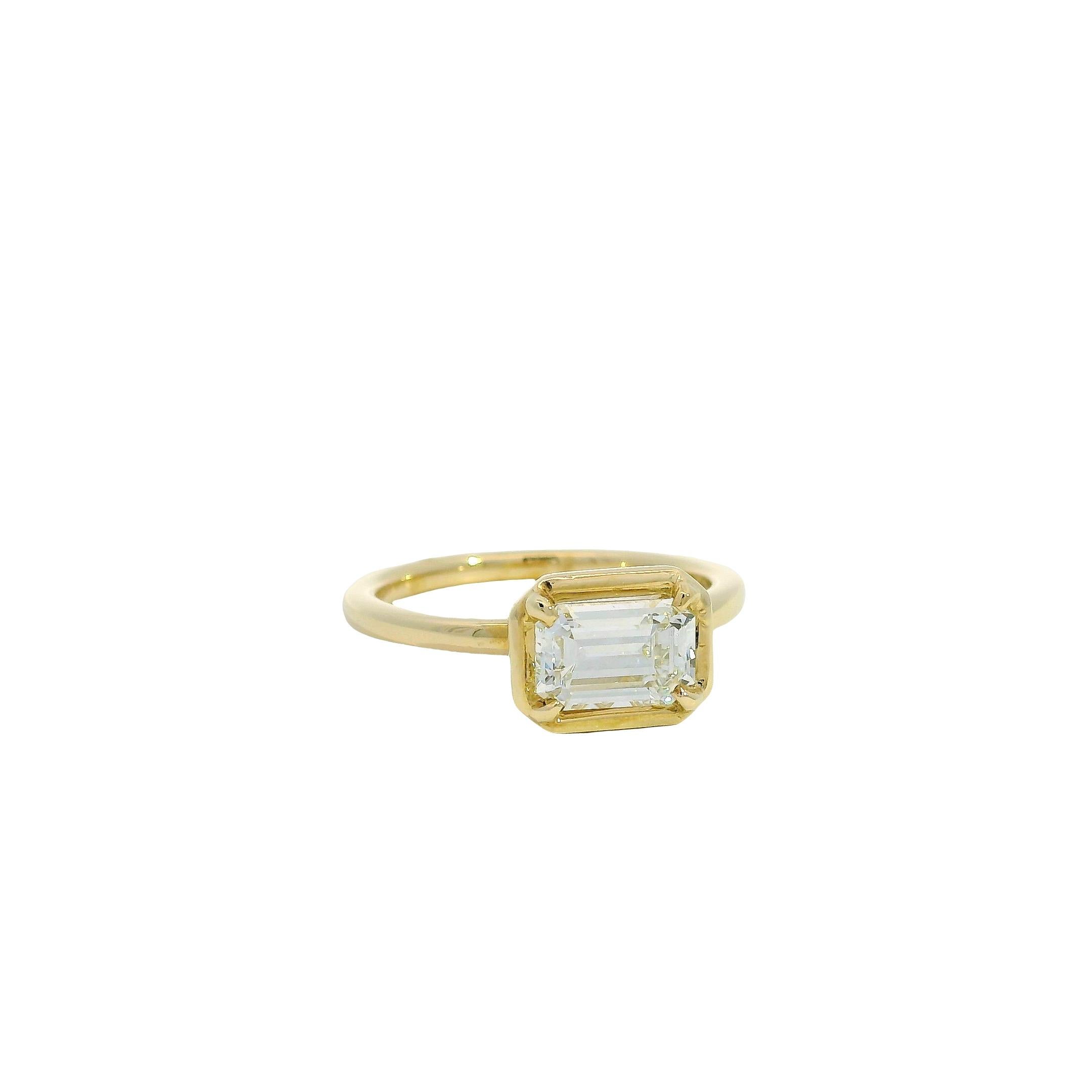 Bague de fiançailles en or jaune 14k certifiée GIA 1,07ct diamant taille émeraude en vente 14
