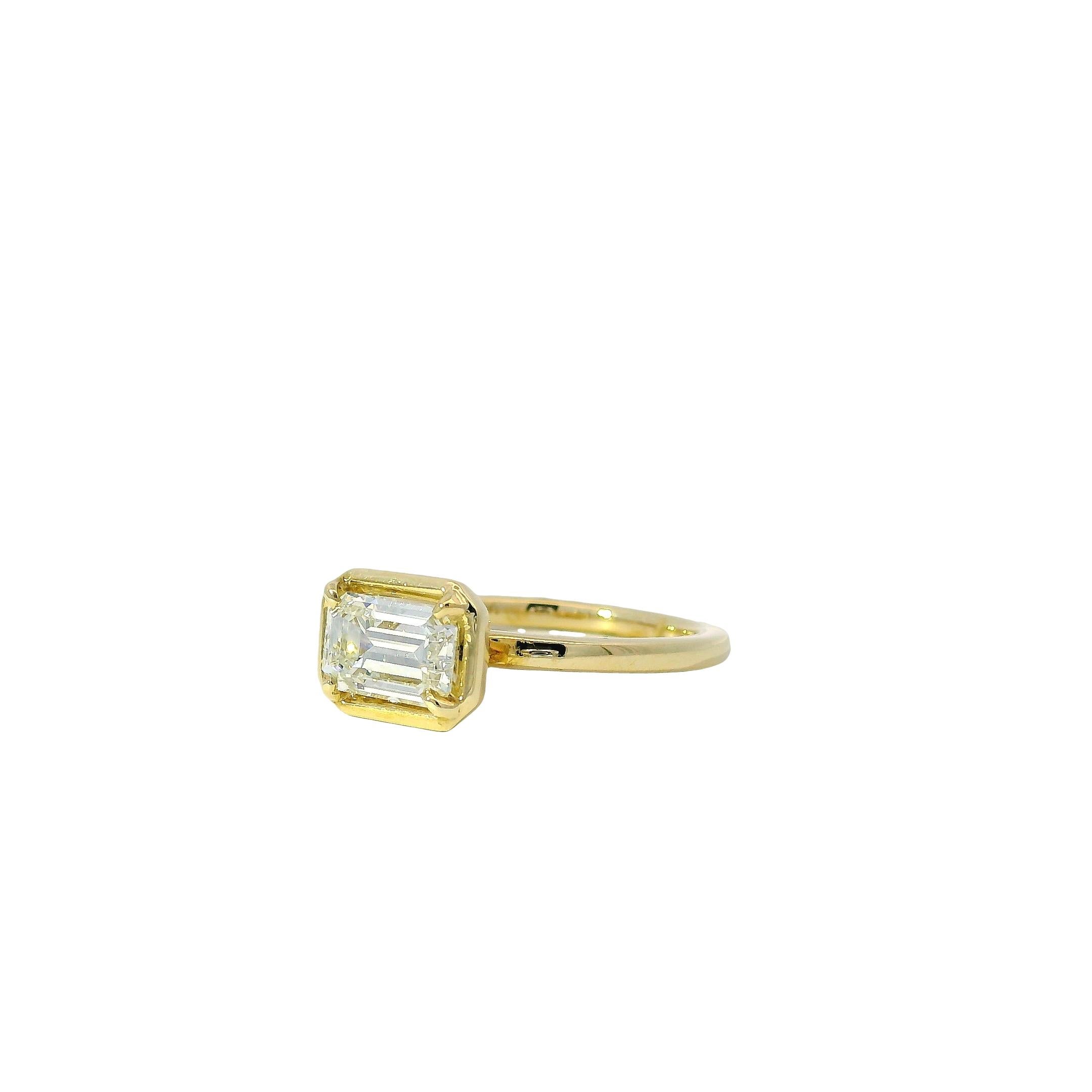 Taille émeraude Bague de fiançailles en or jaune 14k certifiée GIA 1,07ct diamant taille émeraude en vente