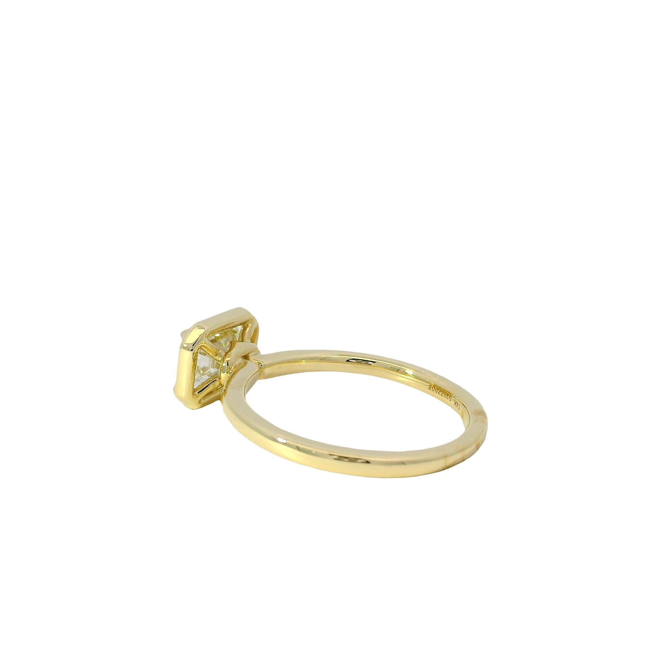 Bague de fiançailles en or jaune 14k certifiée GIA 1,07ct diamant taille émeraude en vente 1