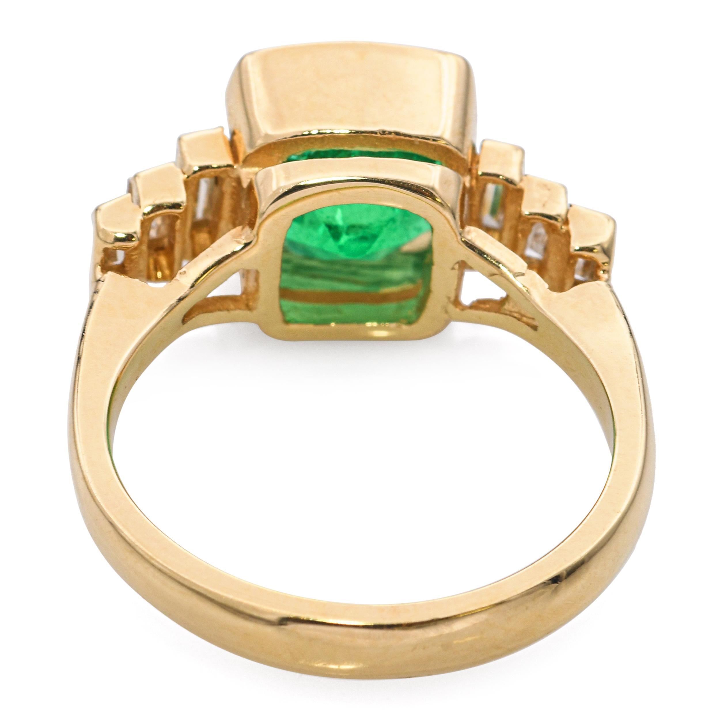 Bague en or jaune 14K GIA huile mineure colombienne 2.79Ct émeraude et 0.50TCW diamant en vente 1