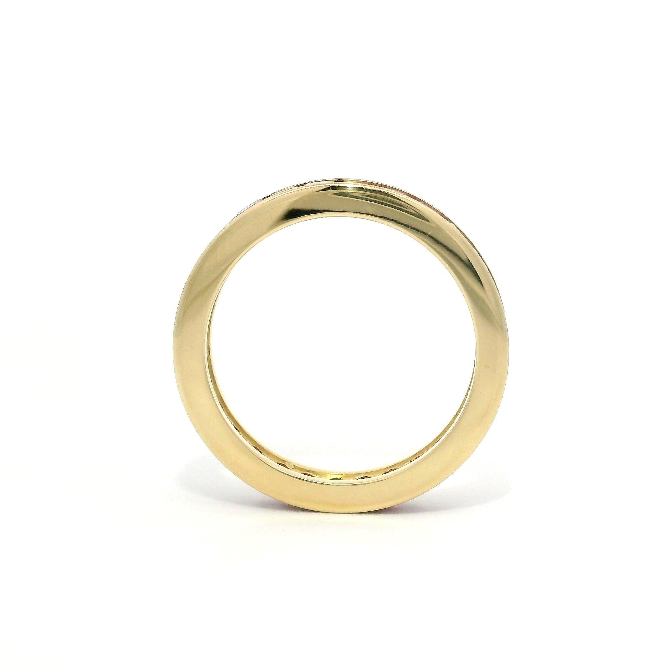 Taille carrée Bague d'éternité en or jaune 14k GIA Square Step Cut Channel Set Ruby 2.9mm en vente