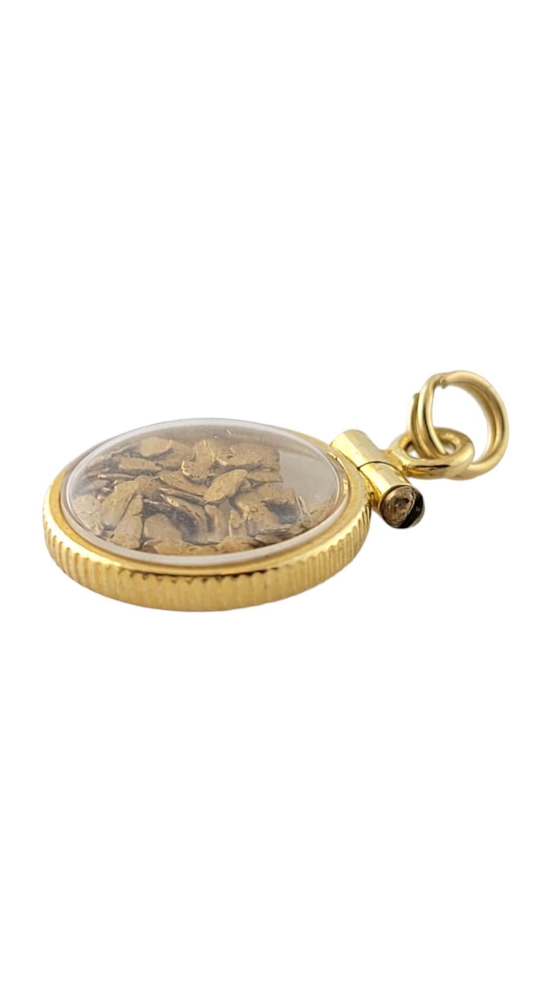 14K Gelbgold Glas-Anhänger mit Goldflocken 

Dieser wunderschöne Anhänger aus 14-karätigem Gold verfügt über Goldplättchen, die in Glas eingeschlossen sind und für einen schönen, fertigen Look sorgen!

Größe: 13,72mm X 13,72mm X 3,47mm
Länge mit