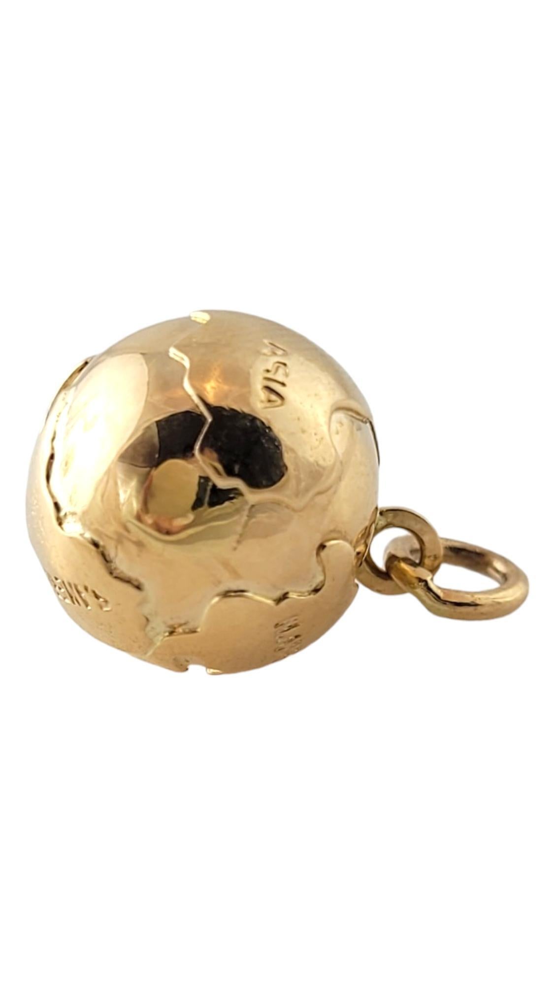 14K Yellow Gold Globe Charm

This adorable globe charm is meticulously crafted from 14K yellow gold!

Size: 18.6mm X 15.7mm X 15.7mm

Weight: 3.4 dwt/ 5.2 g

Tested 14K

Very good condition, professionally polished.

Will come packaged in a gift box