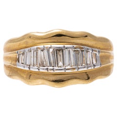 Vintage 14k Yellow Gold Graduated Baguette Diamond Ring With Scalloped Edge