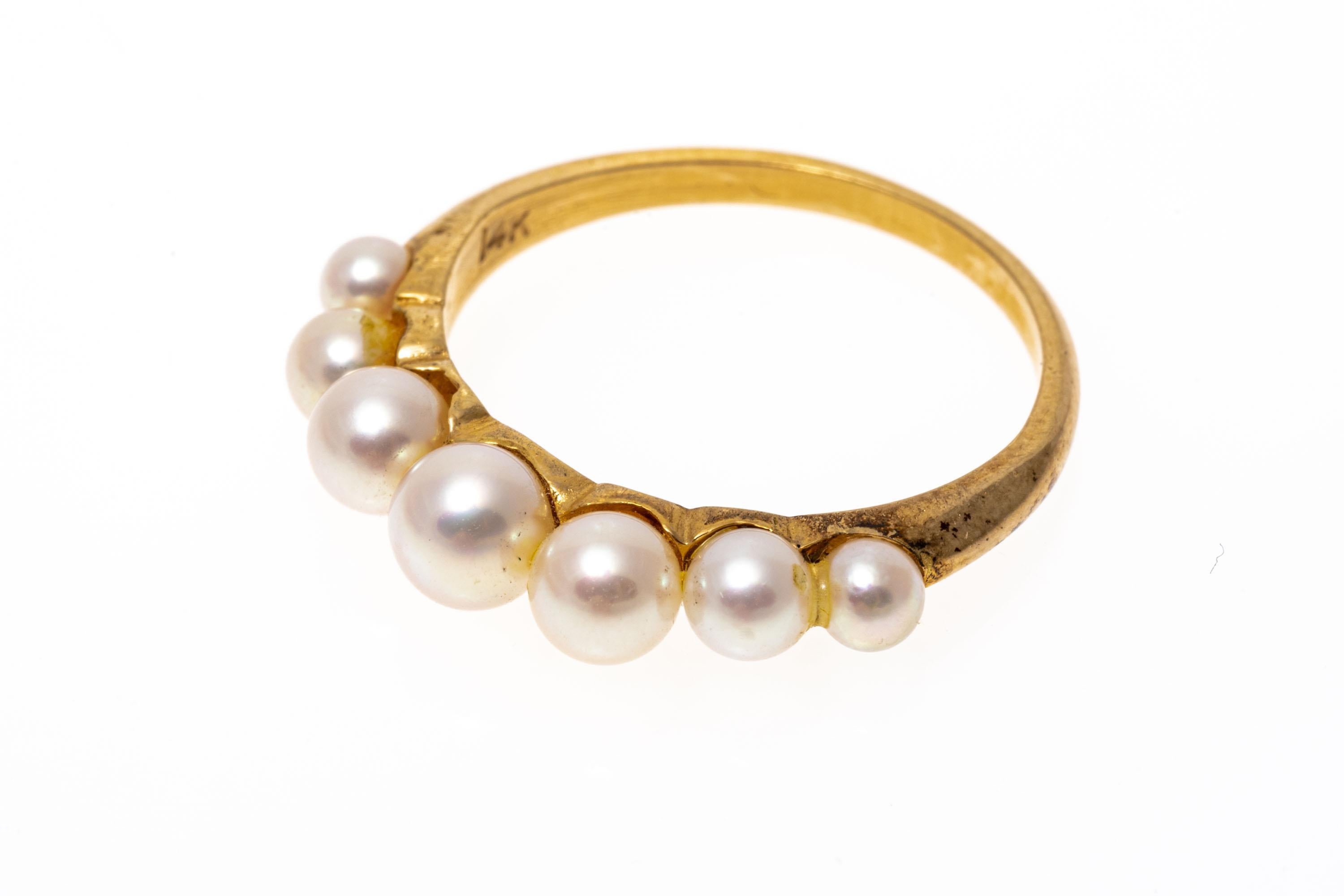 Contemporary 14k Yellow Gold Graduated Cultured Pearl Band Ring