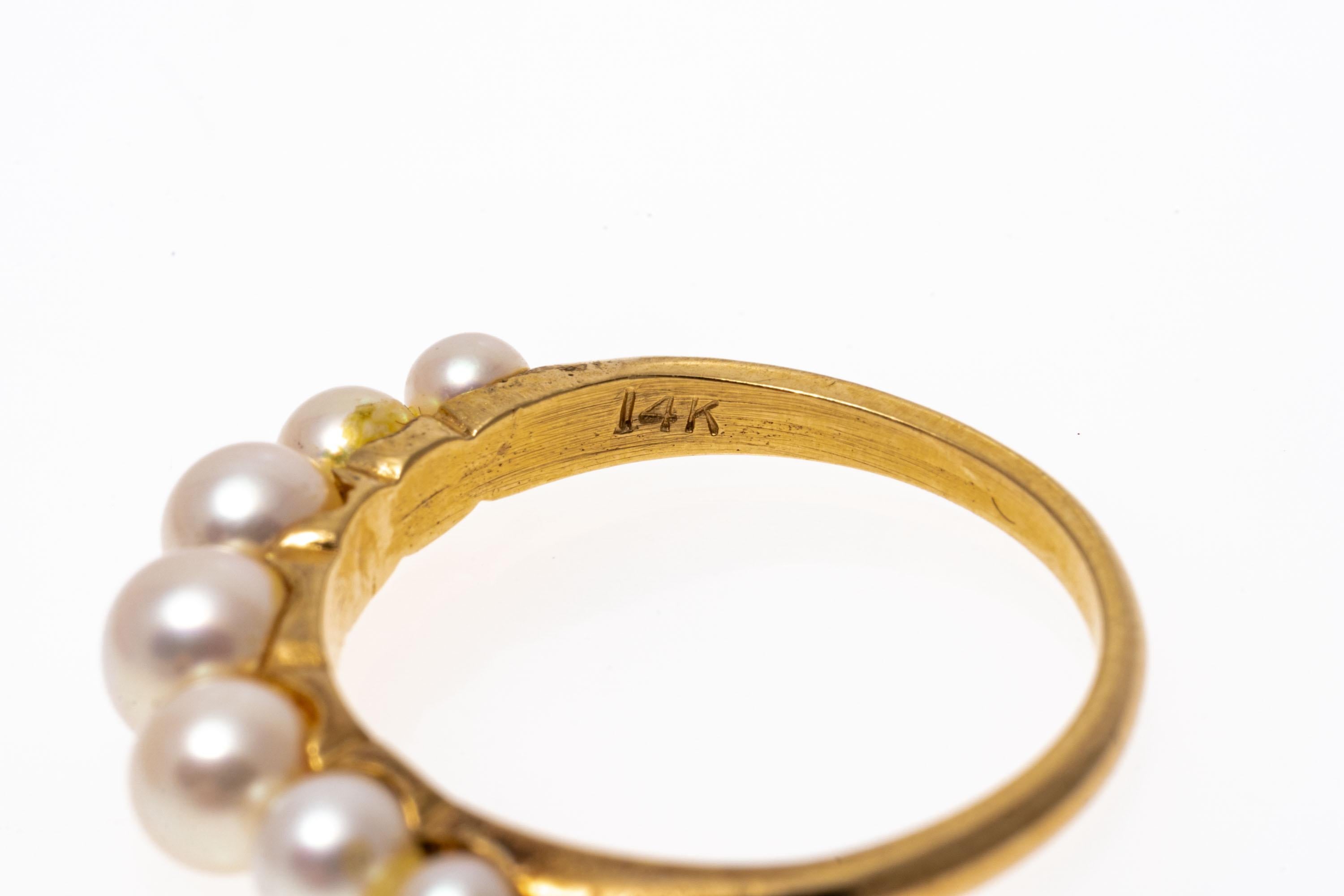 14k Yellow Gold Graduated Cultured Pearl Band Ring In Good Condition In Southport, CT