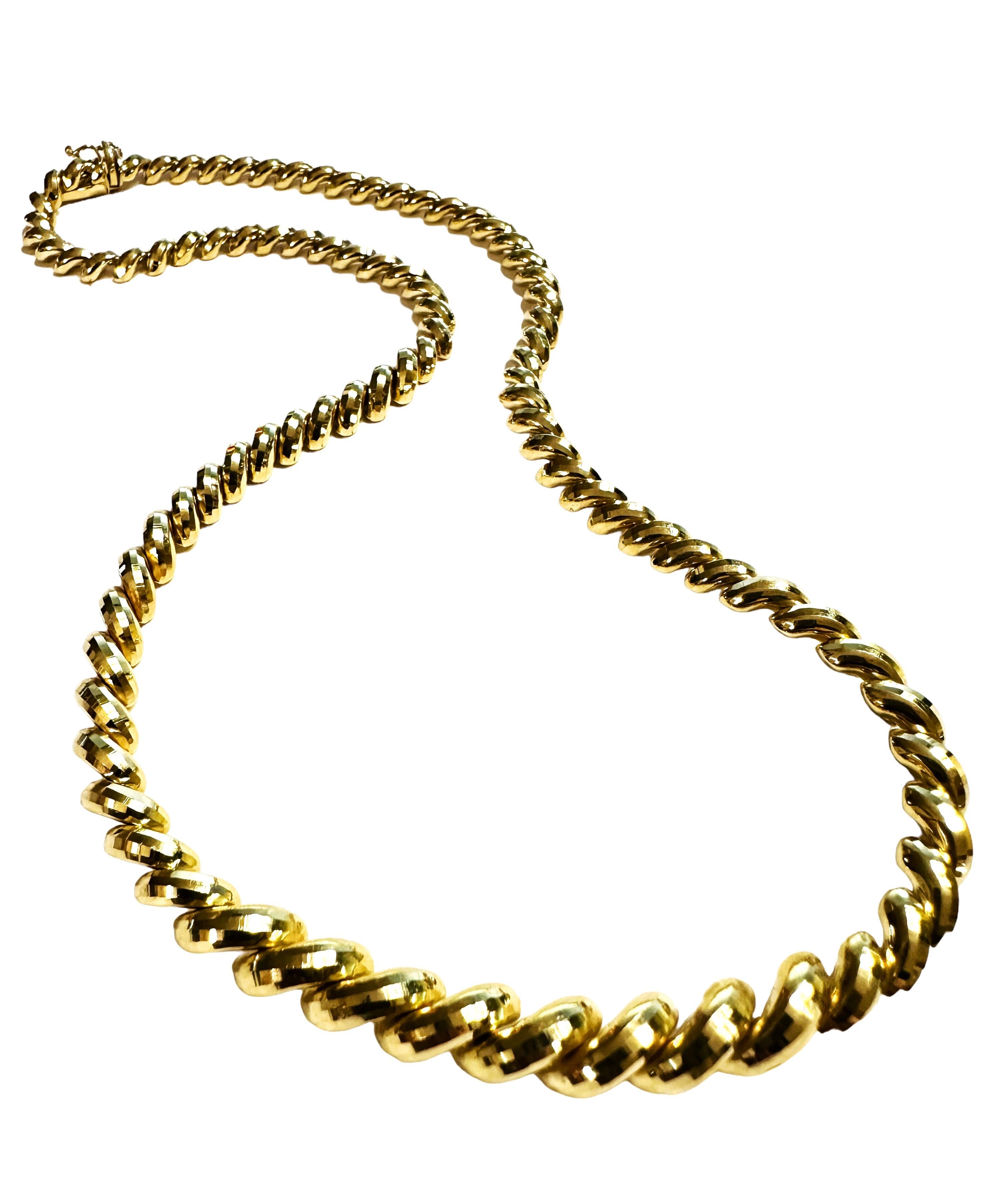 14k Yellow Gold Graduated San Marco Necklace 17.5