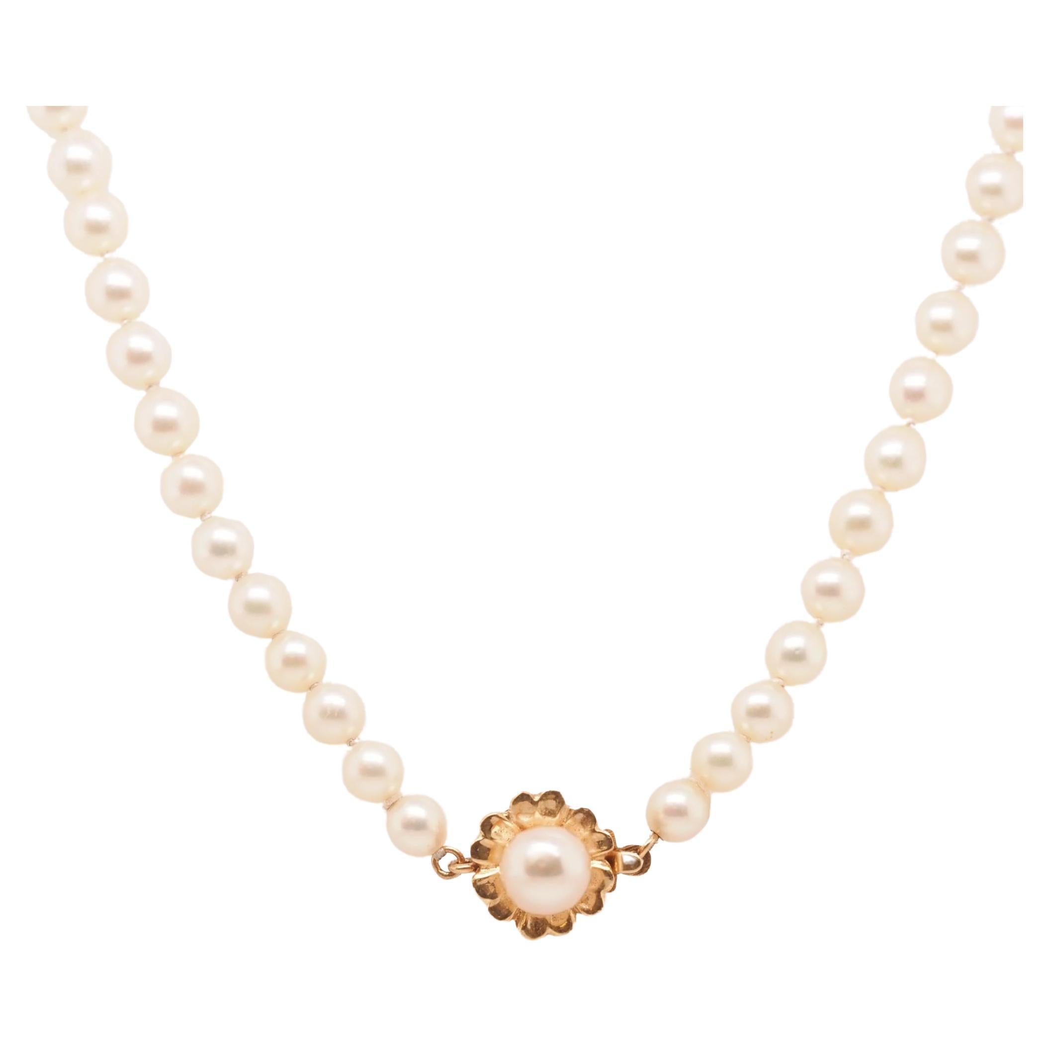 14K Yellow Gold Graduating Pearl Necklace For Sale