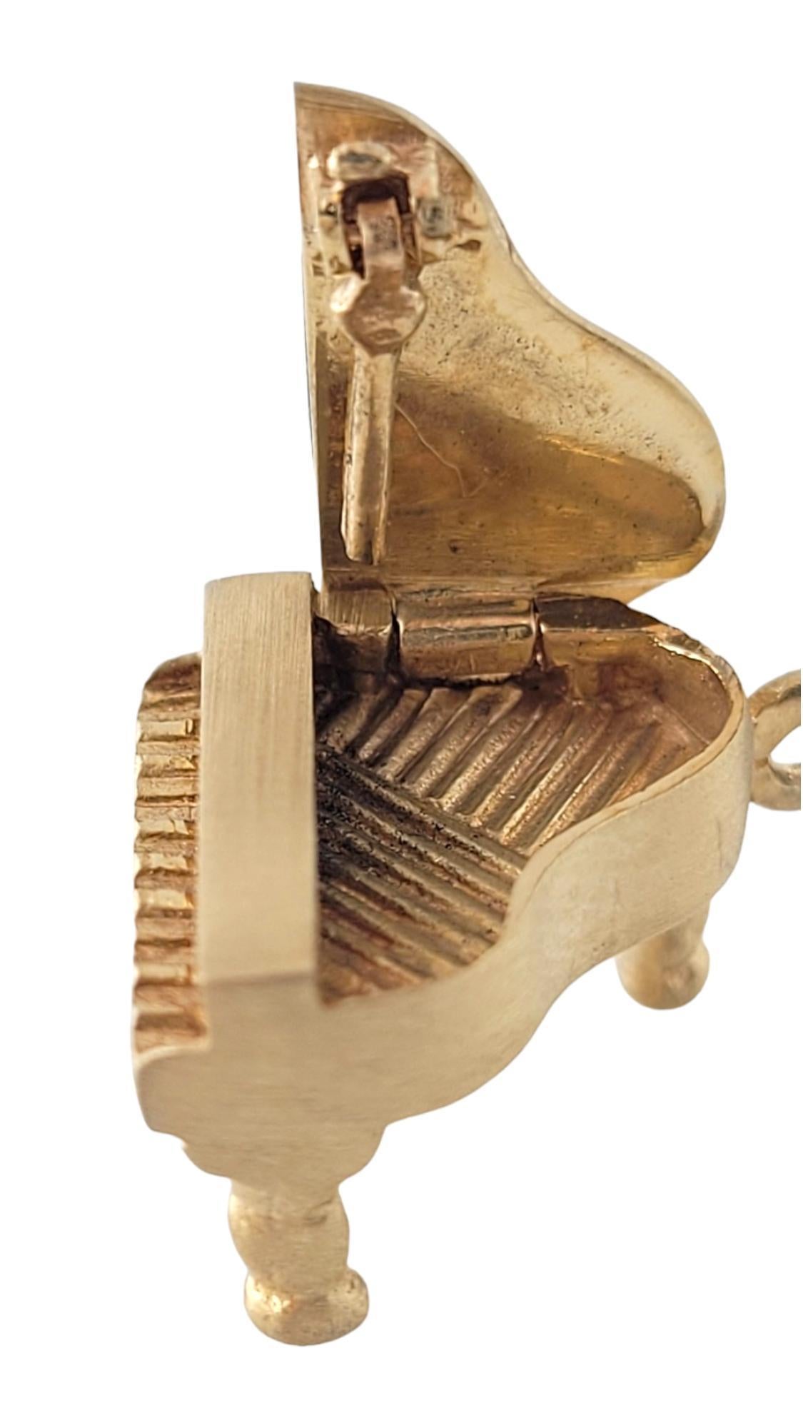 14K Yellow Gold Grand Piano Charm #16896 For Sale 1