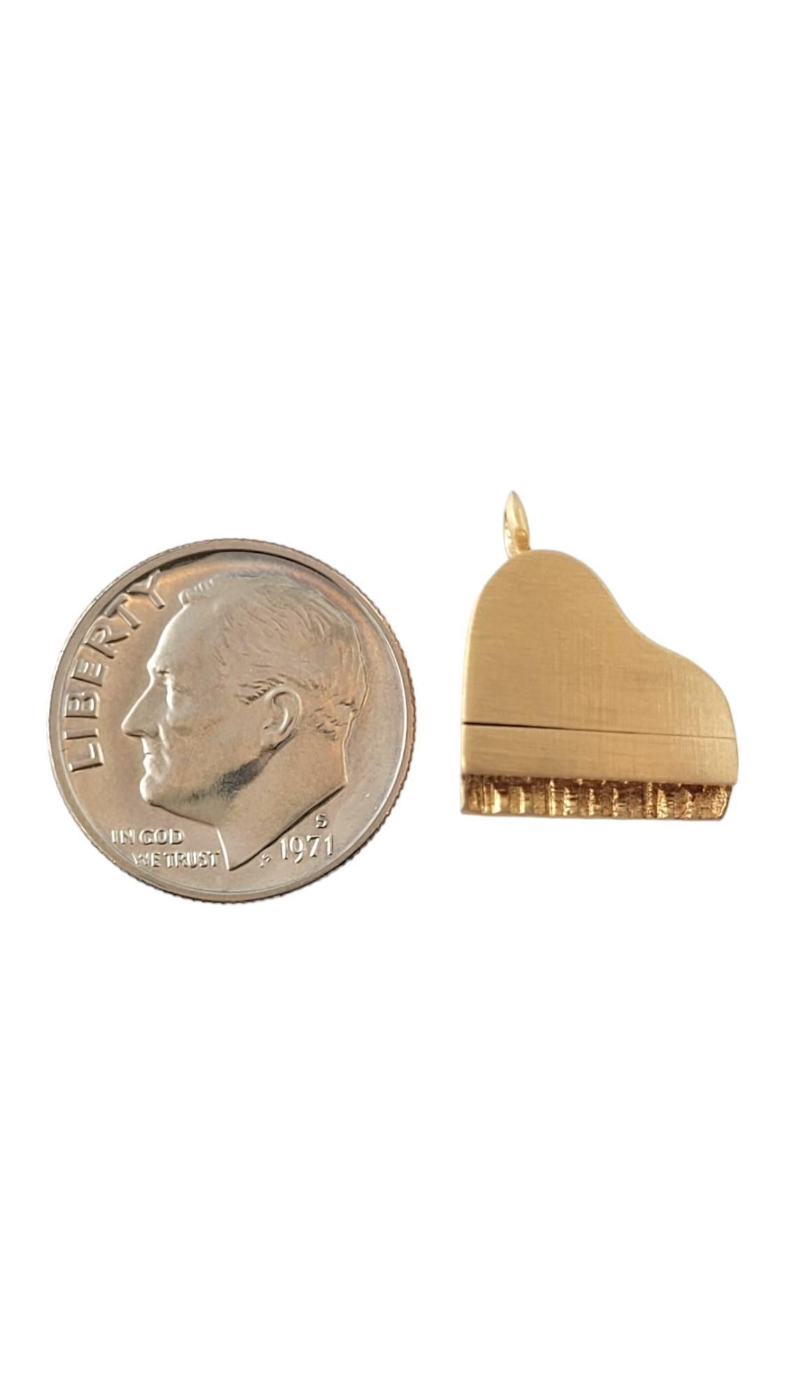14K Yellow Gold Grand Piano Charm #16896 For Sale 3