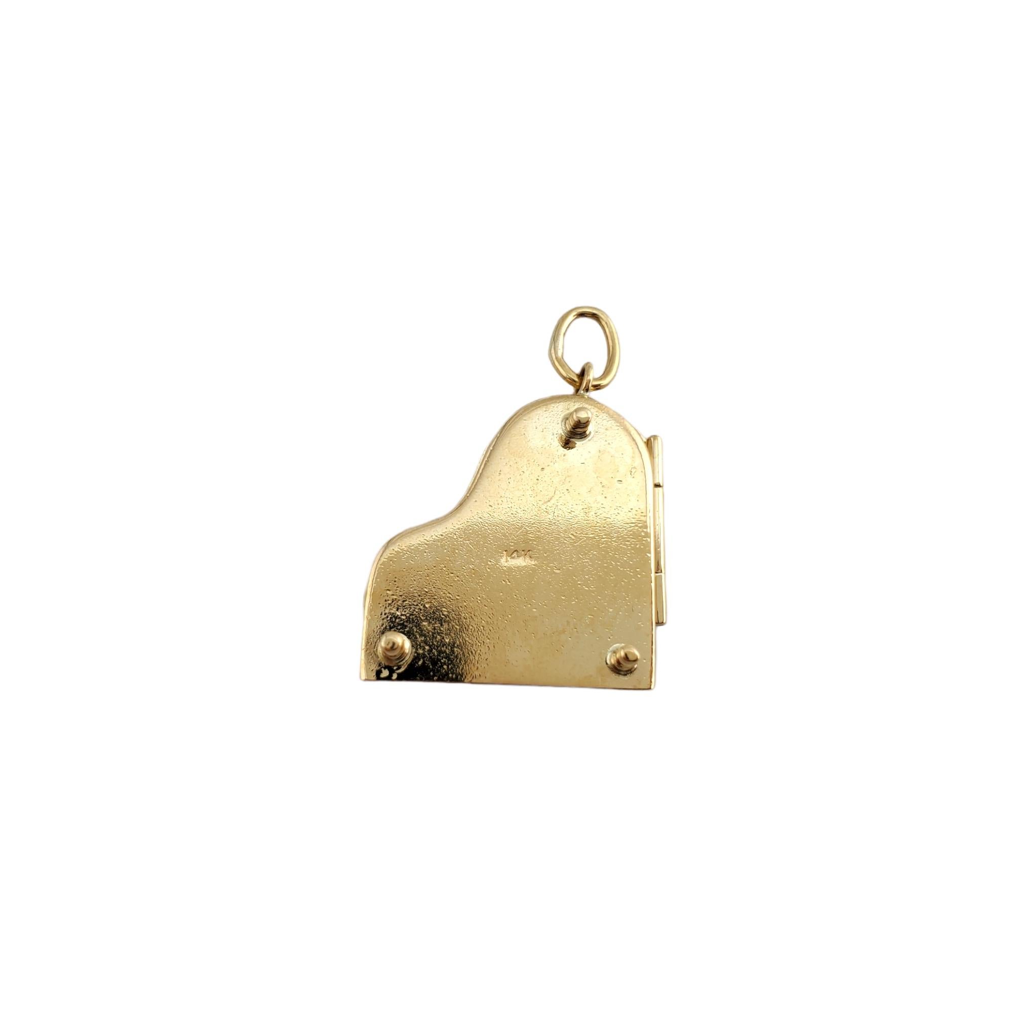 14K Yellow Gold Grand Piano Charm In Good Condition In Washington Depot, CT