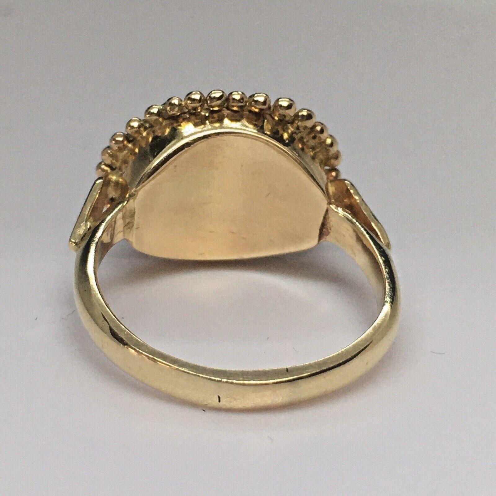 Cabochon Anello da cocktail da donna in oro giallo 14K con alone granulare di smeraldo naturale estratto dalla terra