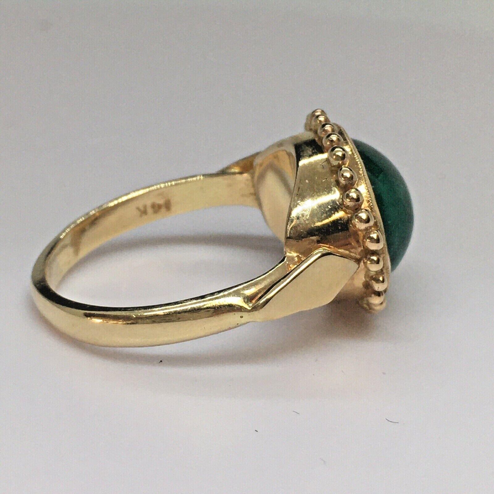 14K Gelbgold Granatierter Halo Natürlicher Erde Mined Smaragd Damen-Cocktailring im Zustand „Gut“ in Los Angeles, CA
