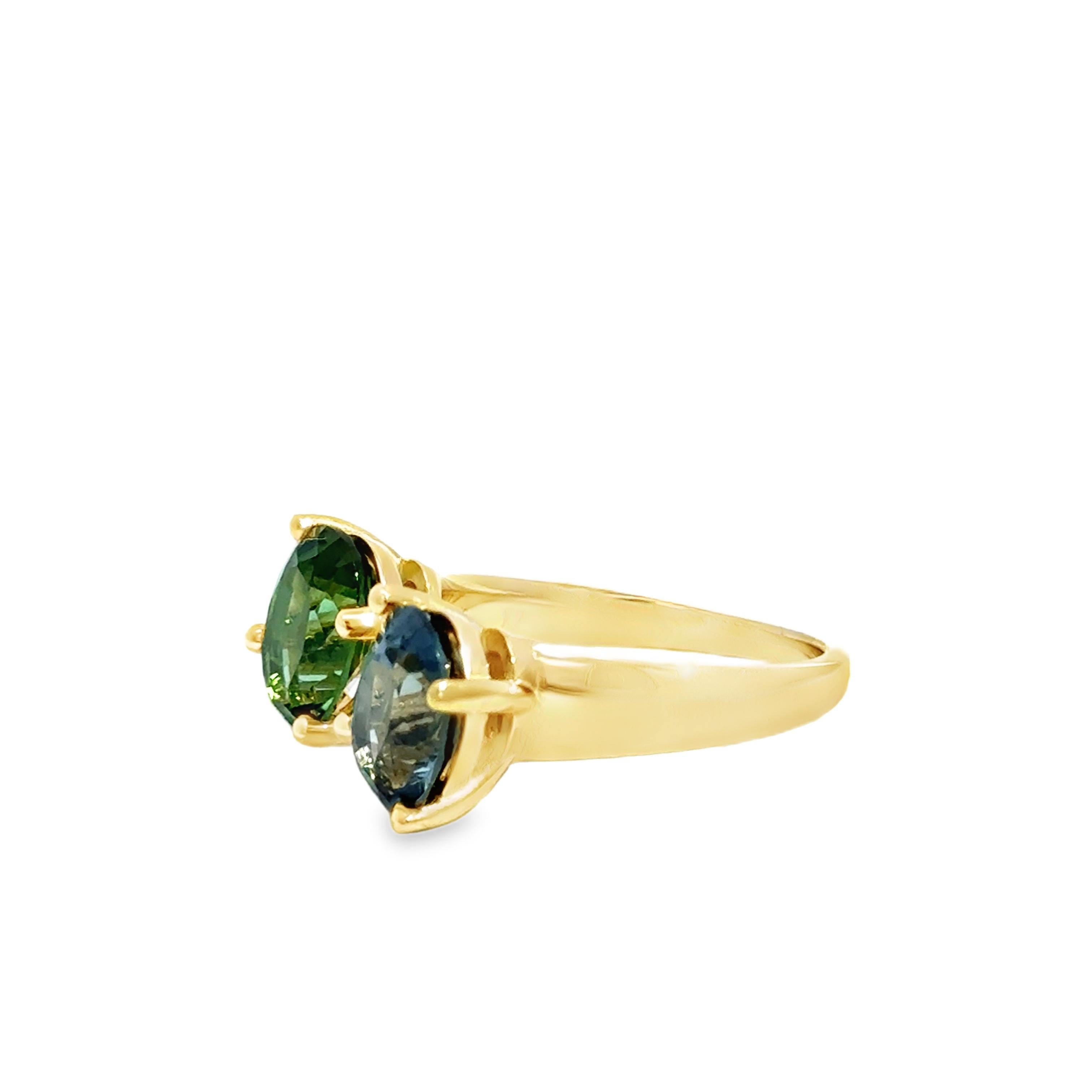 Bague bypass en or jaune 14k avec tourmaline verte et bleue Neuf - En vente à Los Angeles, CA