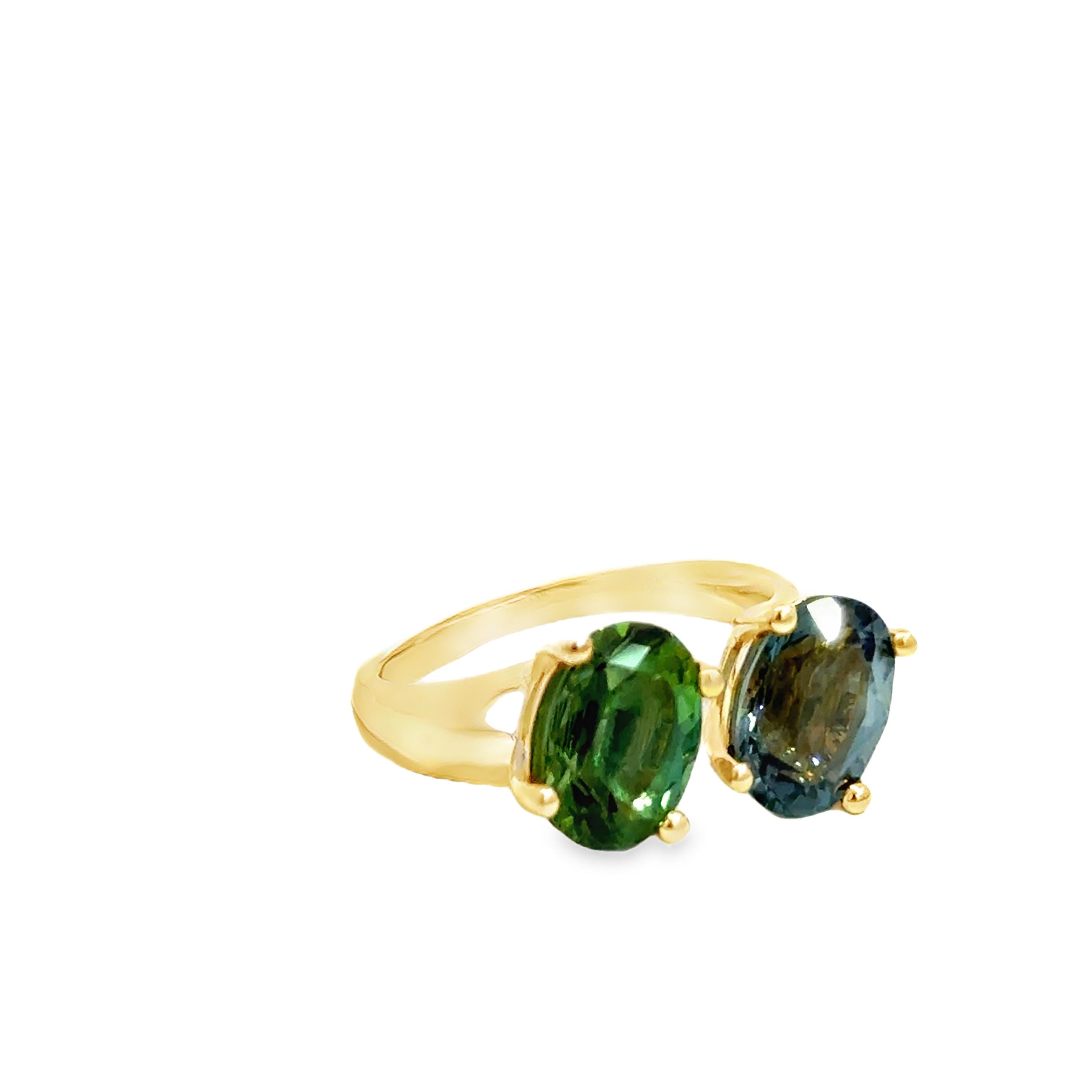 Bague bypass en or jaune 14k avec tourmaline verte et bleue en vente 3