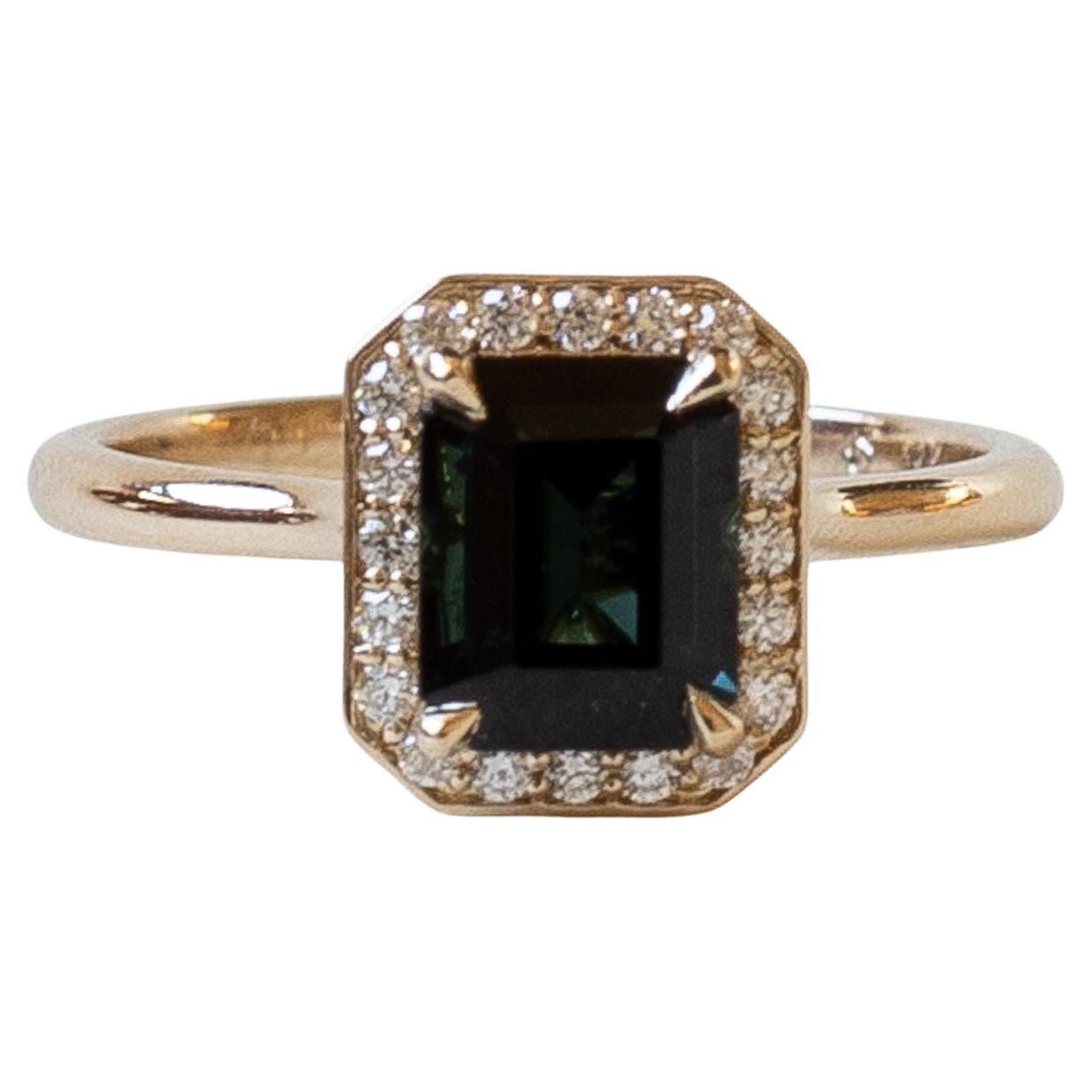 Bague de fiançailles en or jaune 14K à l
Indicolite verte 1.75 CT Tourmaline en vente