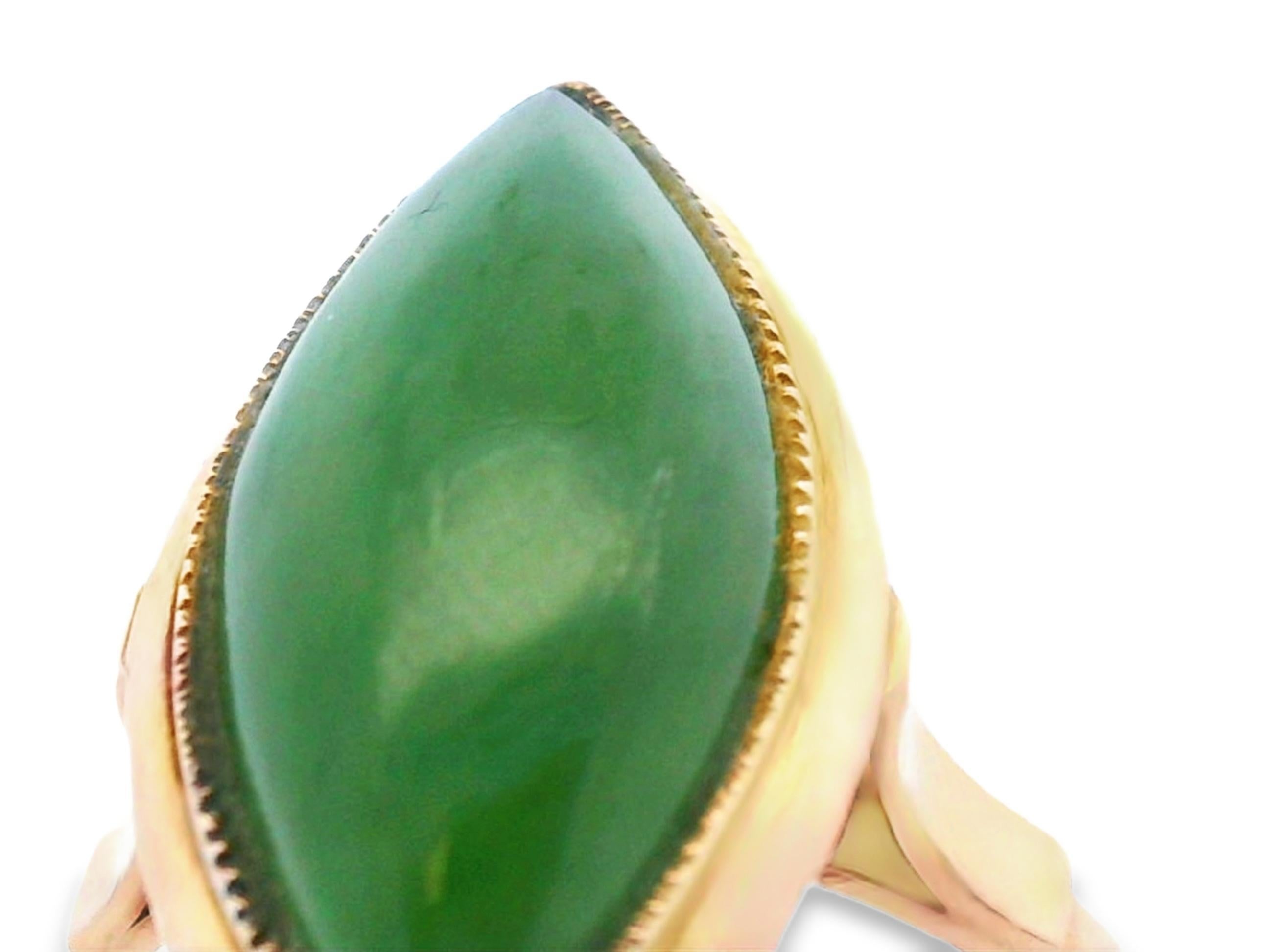 14K Yellow Gold Green Jade Cabochon Statement Ring in vendita 7